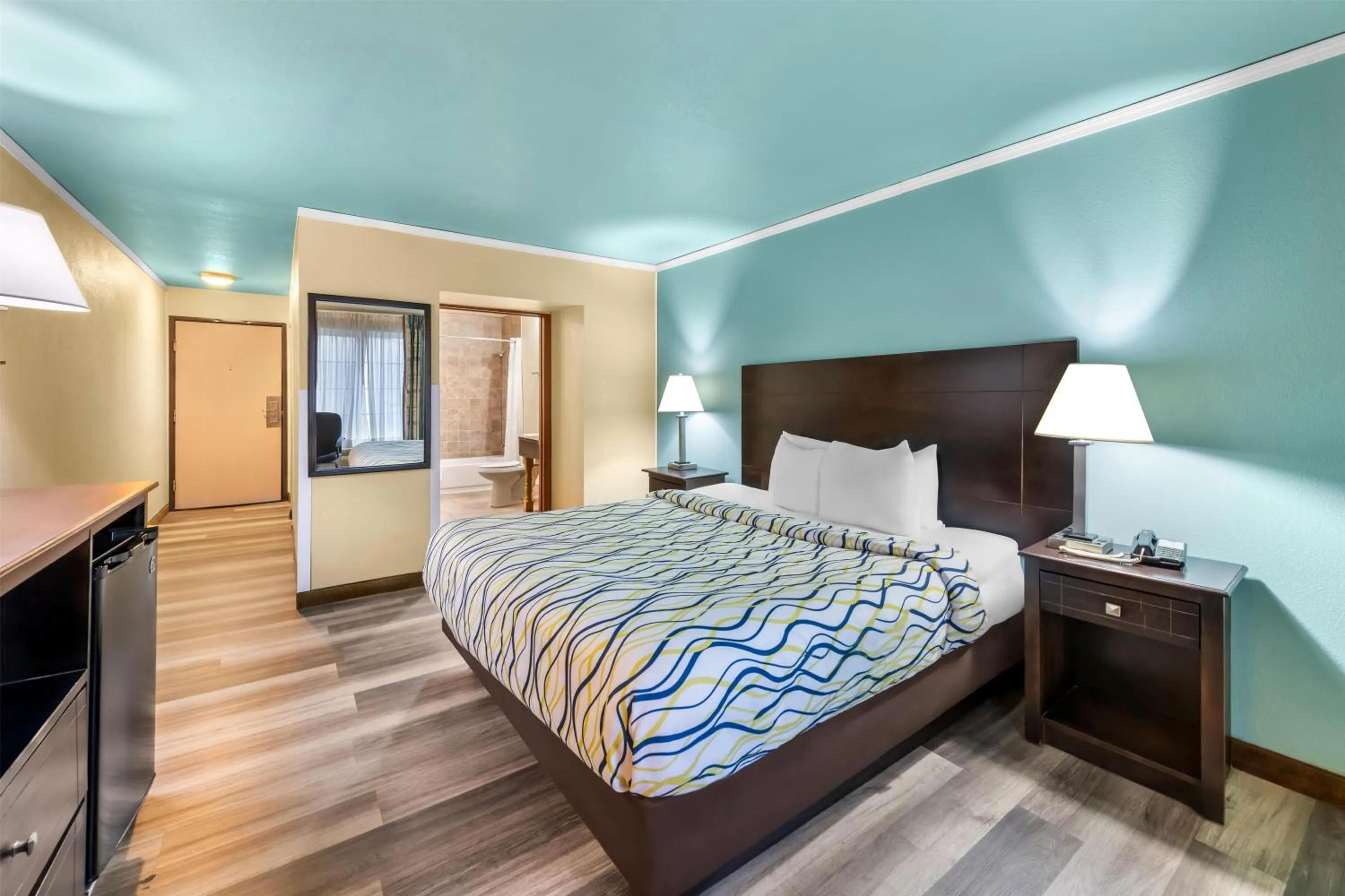 Bedroom, Bed in Red Lion Inn & Suites Blue Springs