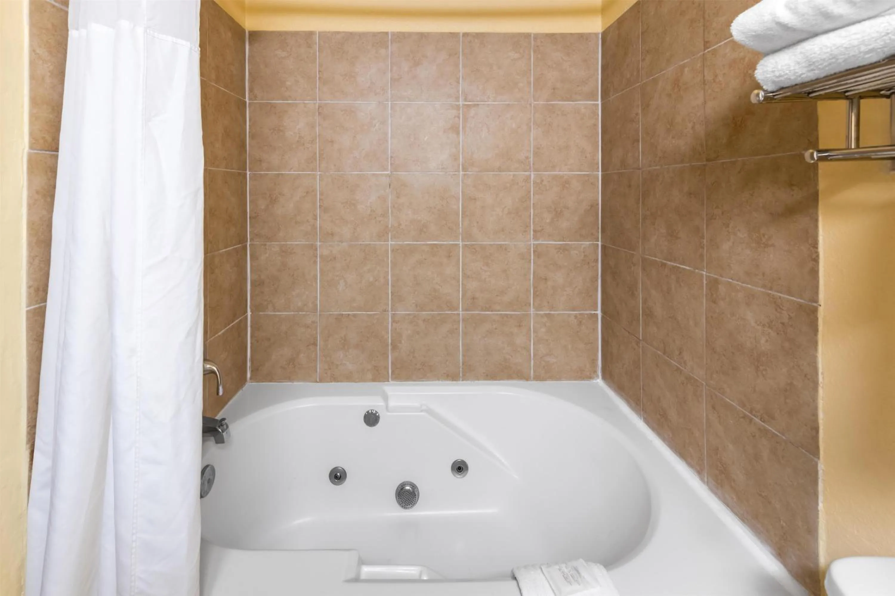 Bathroom in Red Lion Inn & Suites Blue Springs