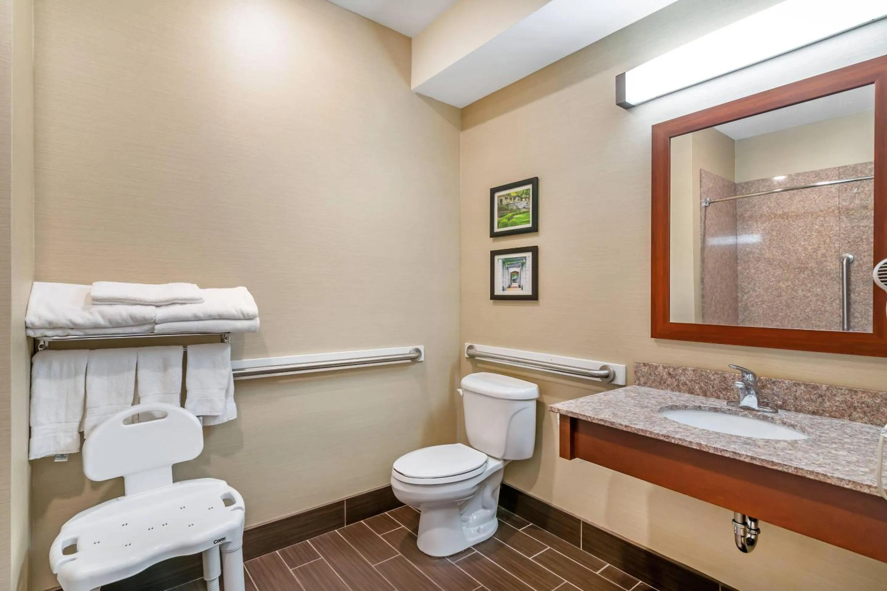 Bedroom in Comfort Suites - Jefferson City