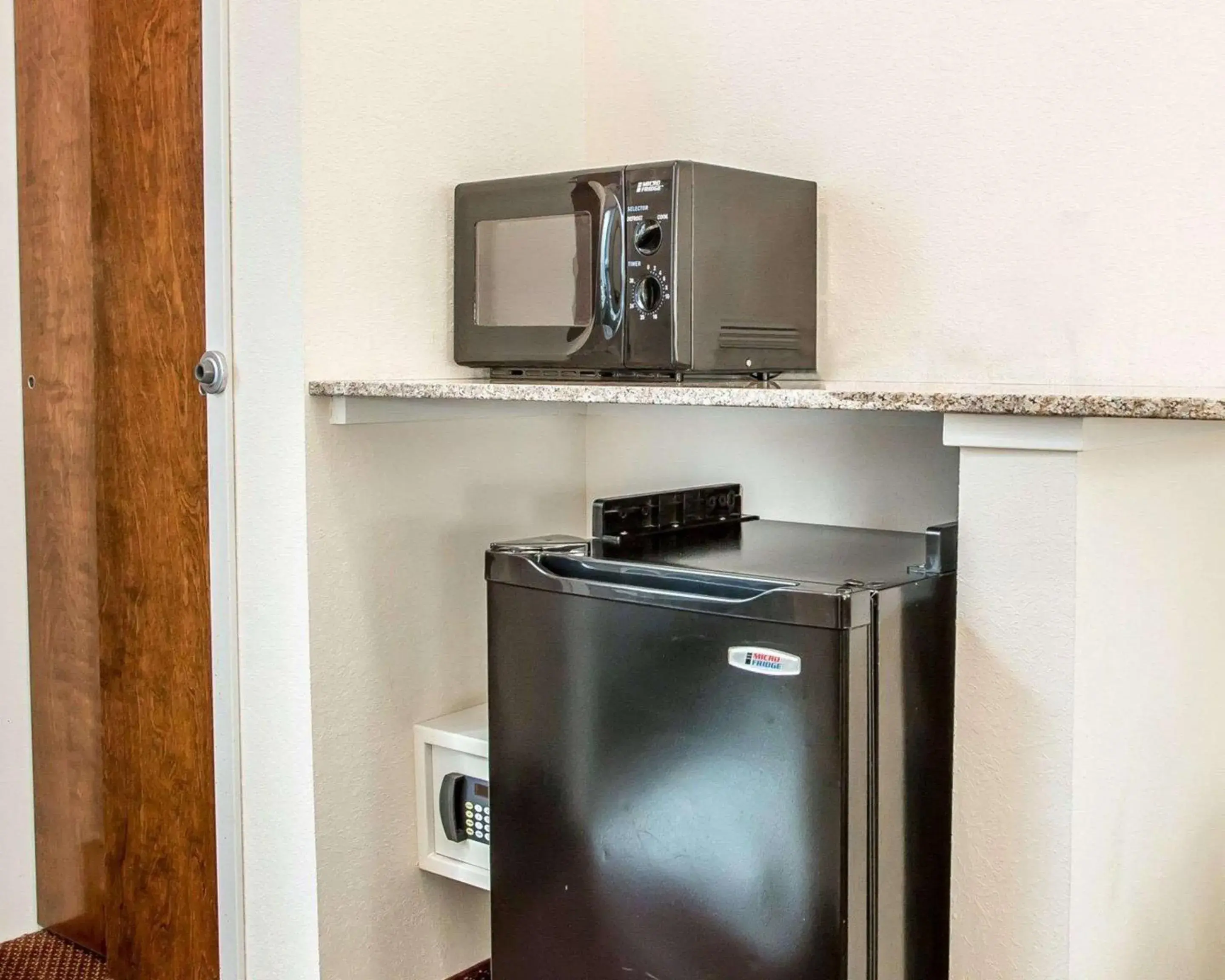 King Suite - Non-Smoking in Comfort Suites - Jefferson City King Suite - Non-Smoking in Comfort Suites - Jefferson City