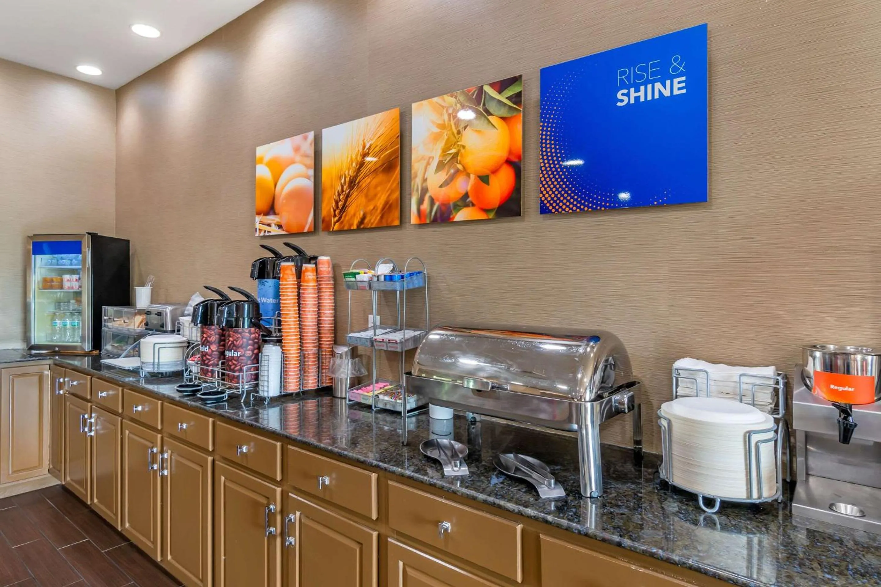 Breakfast in Comfort Suites - Jefferson City