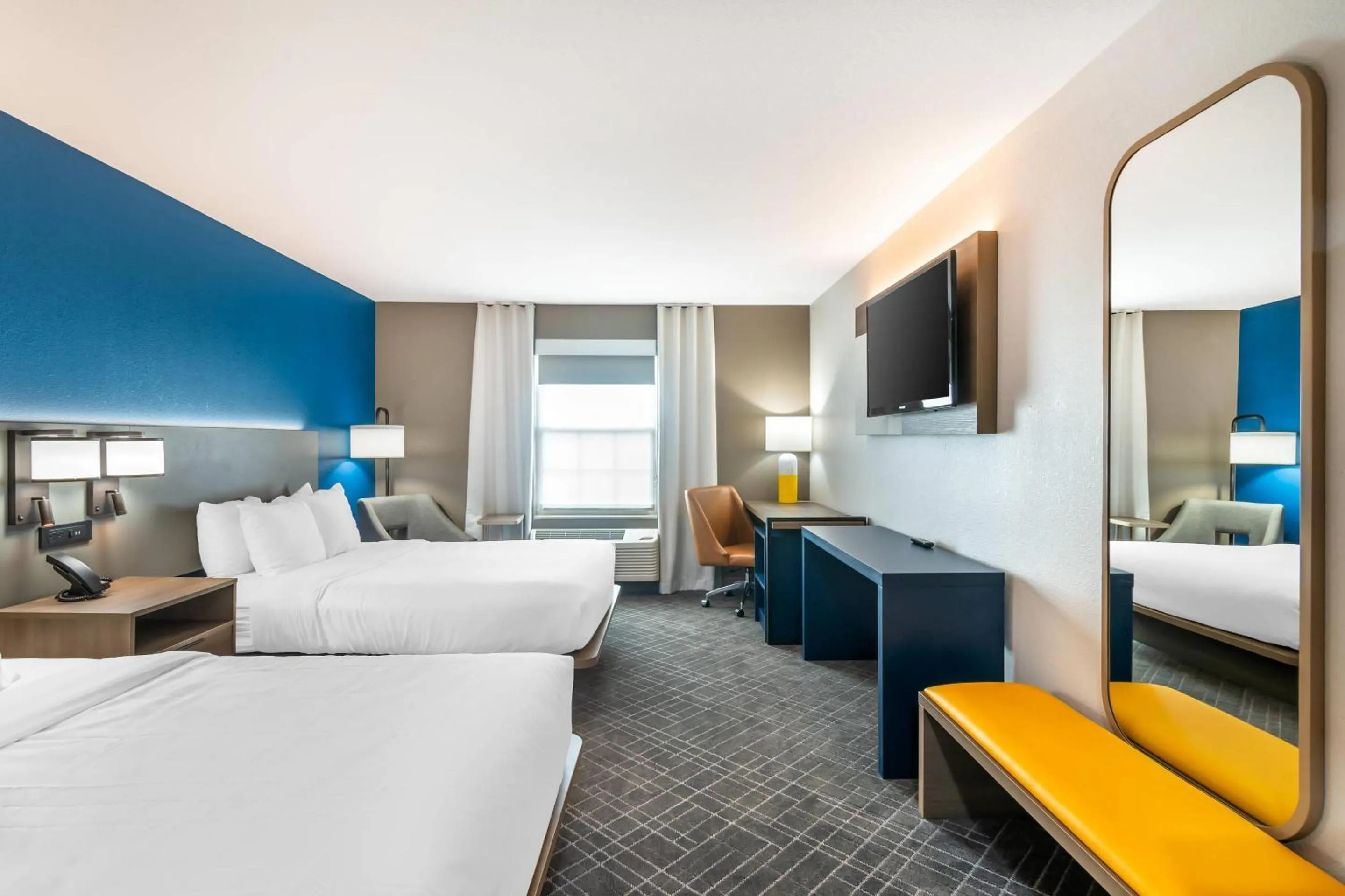 Bedroom, Bed in Comfort Inn & Suites Chesterfield - St Louis