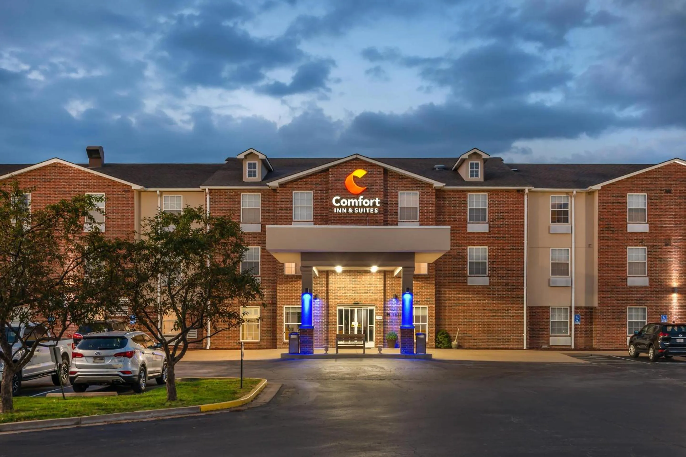 Property building in Comfort Inn & Suites Chesterfield - St Louis