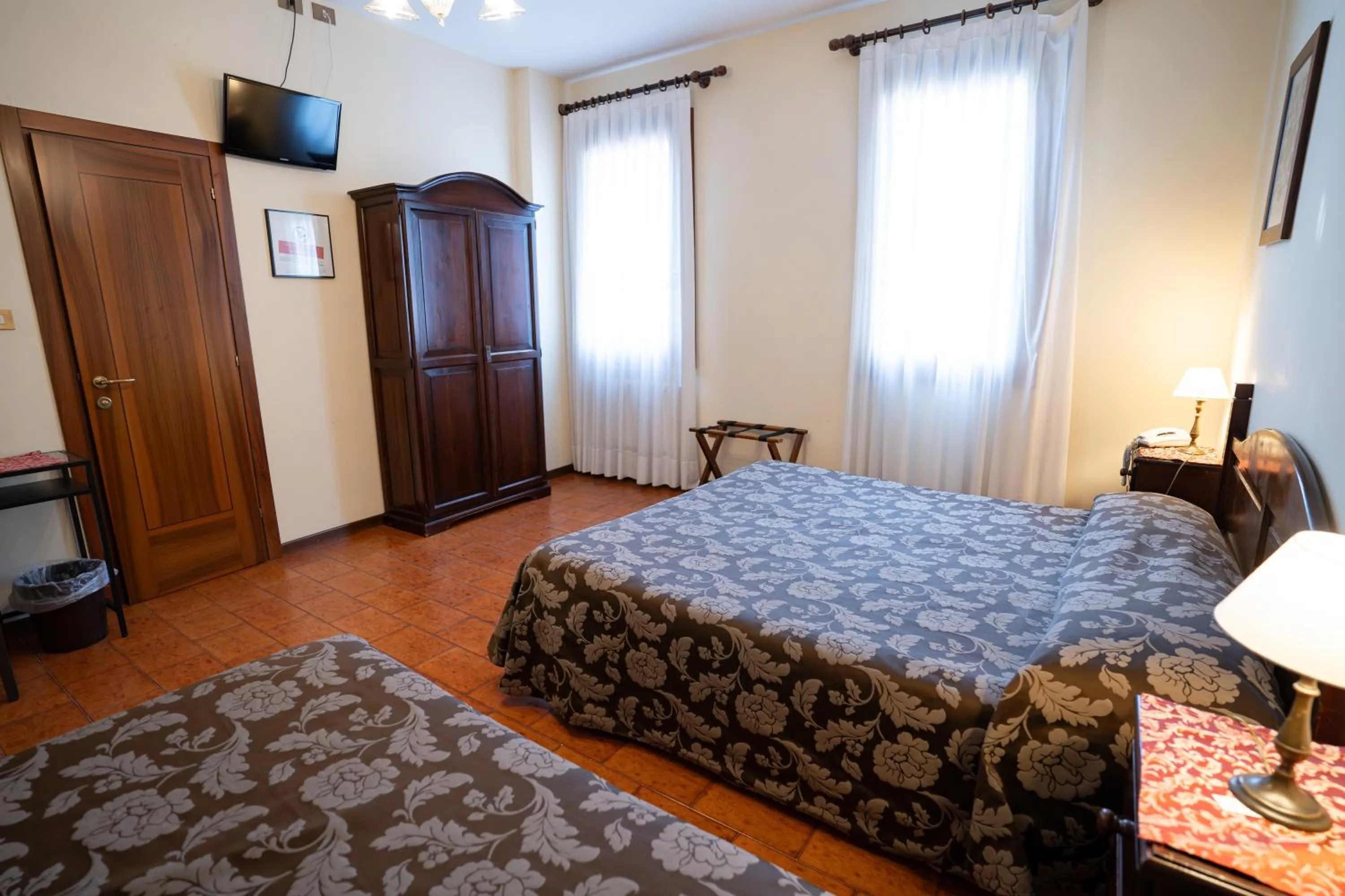 furniture, Bed in Hotel Tivoli