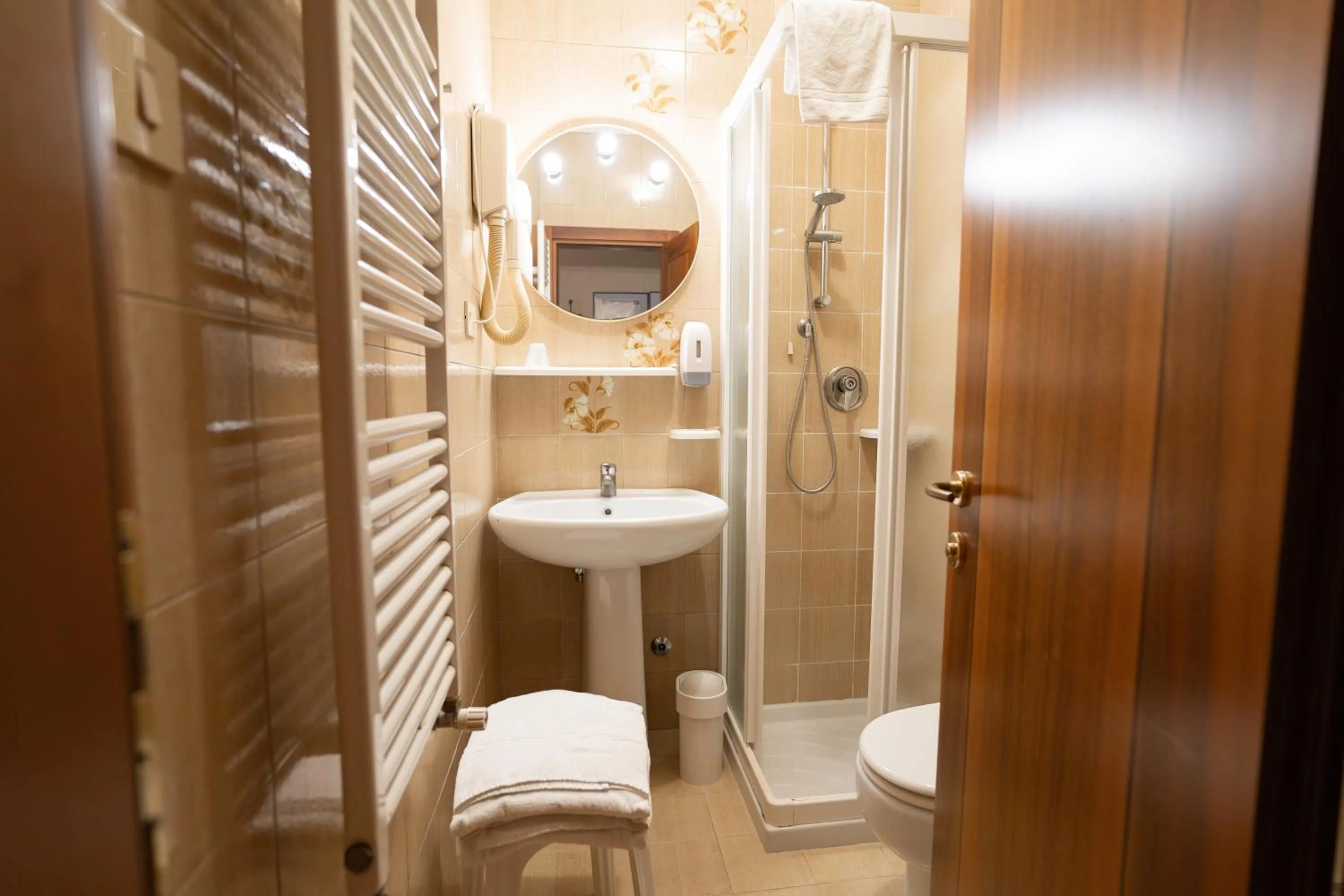 Shower in Hotel Tivoli