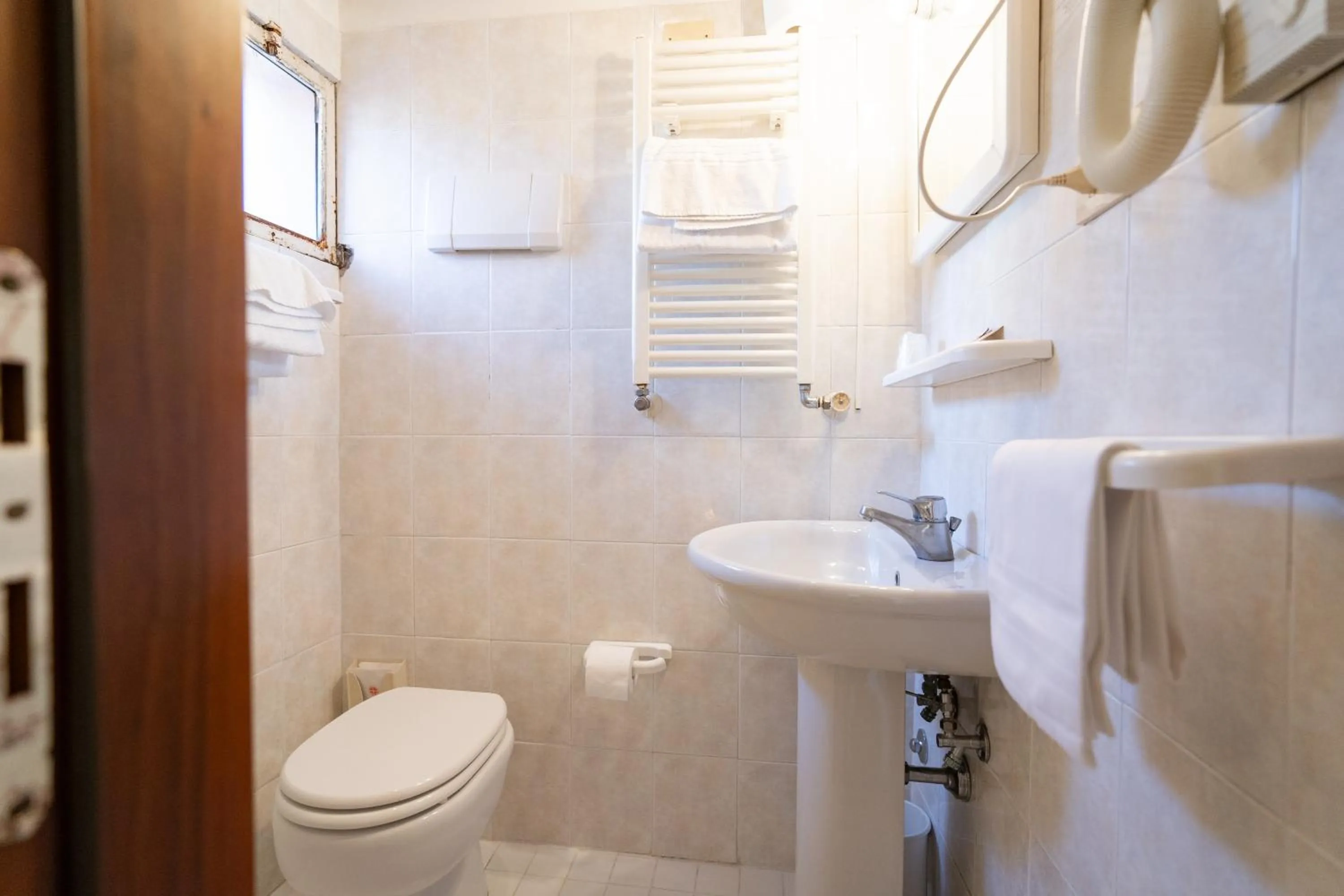 Shower in Hotel Tivoli