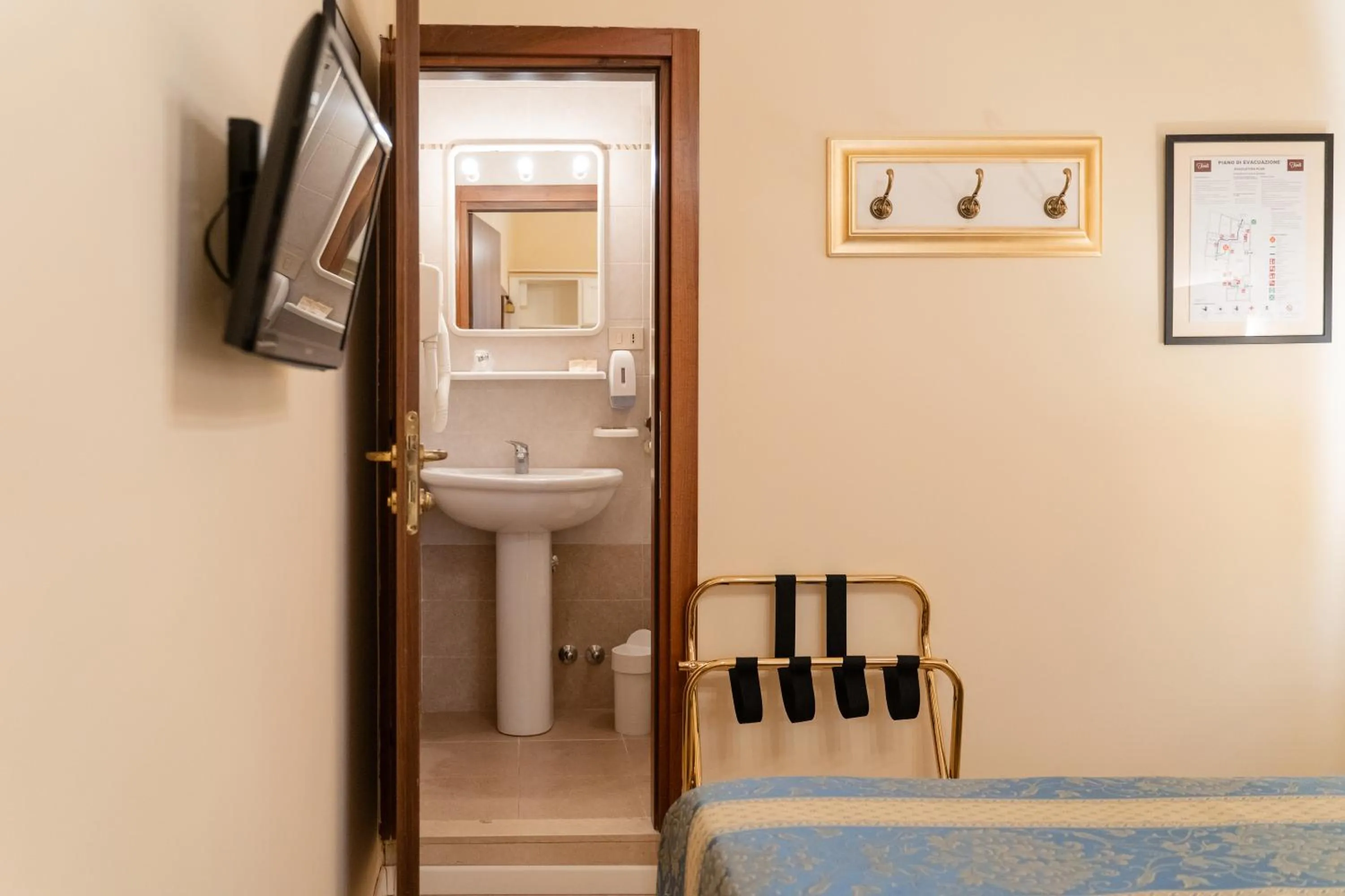 Toilet in Hotel Tivoli