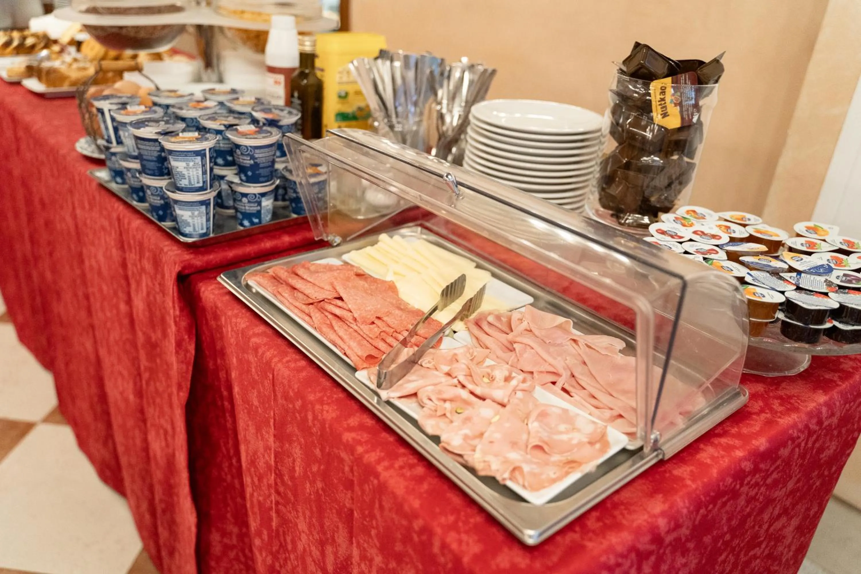 Food and drinks in Hotel Tivoli