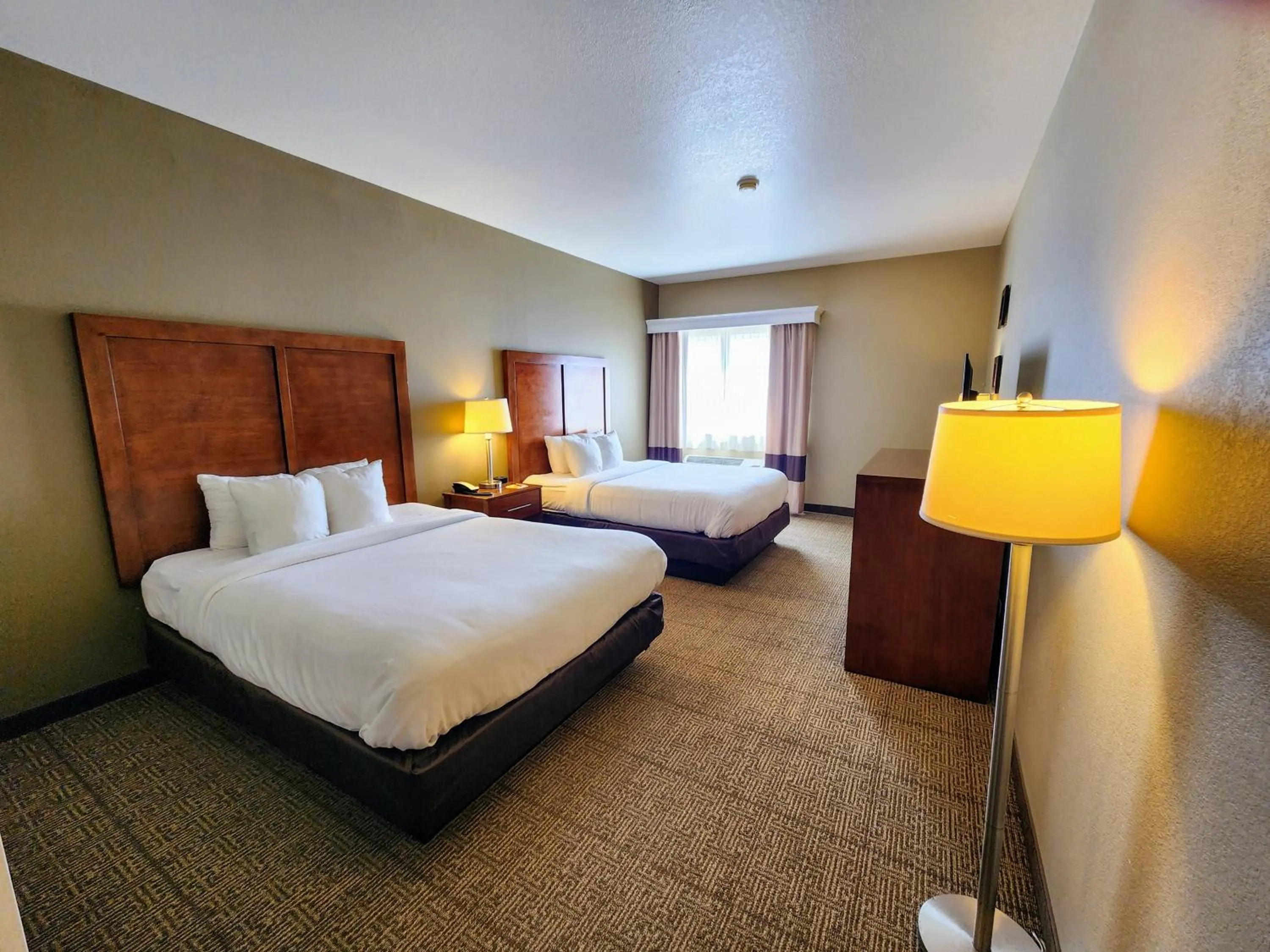 Photo of the whole room, Bed in Comfort Inn Bolivar