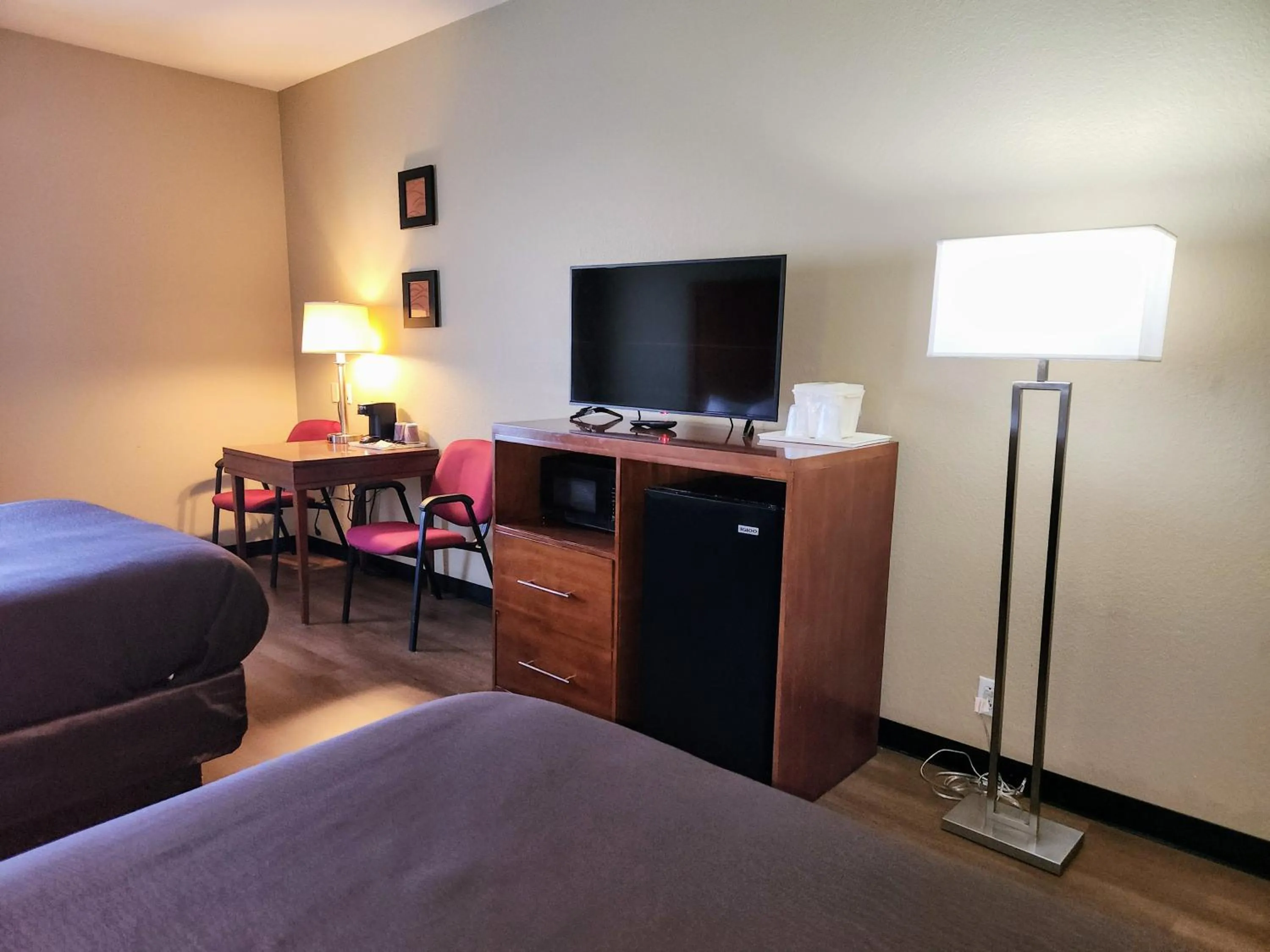 TV and multimedia, Bed in Comfort Inn Bolivar