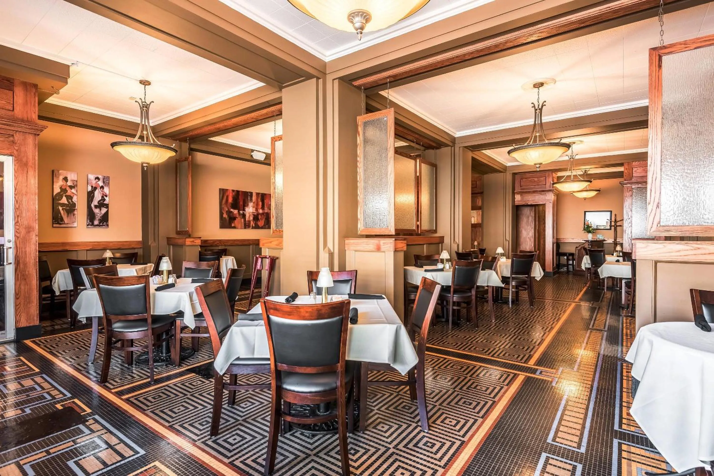 Restaurant/places to eat in Hotel Bothwell Sedalia Central District, an Ascend Collection Hotel