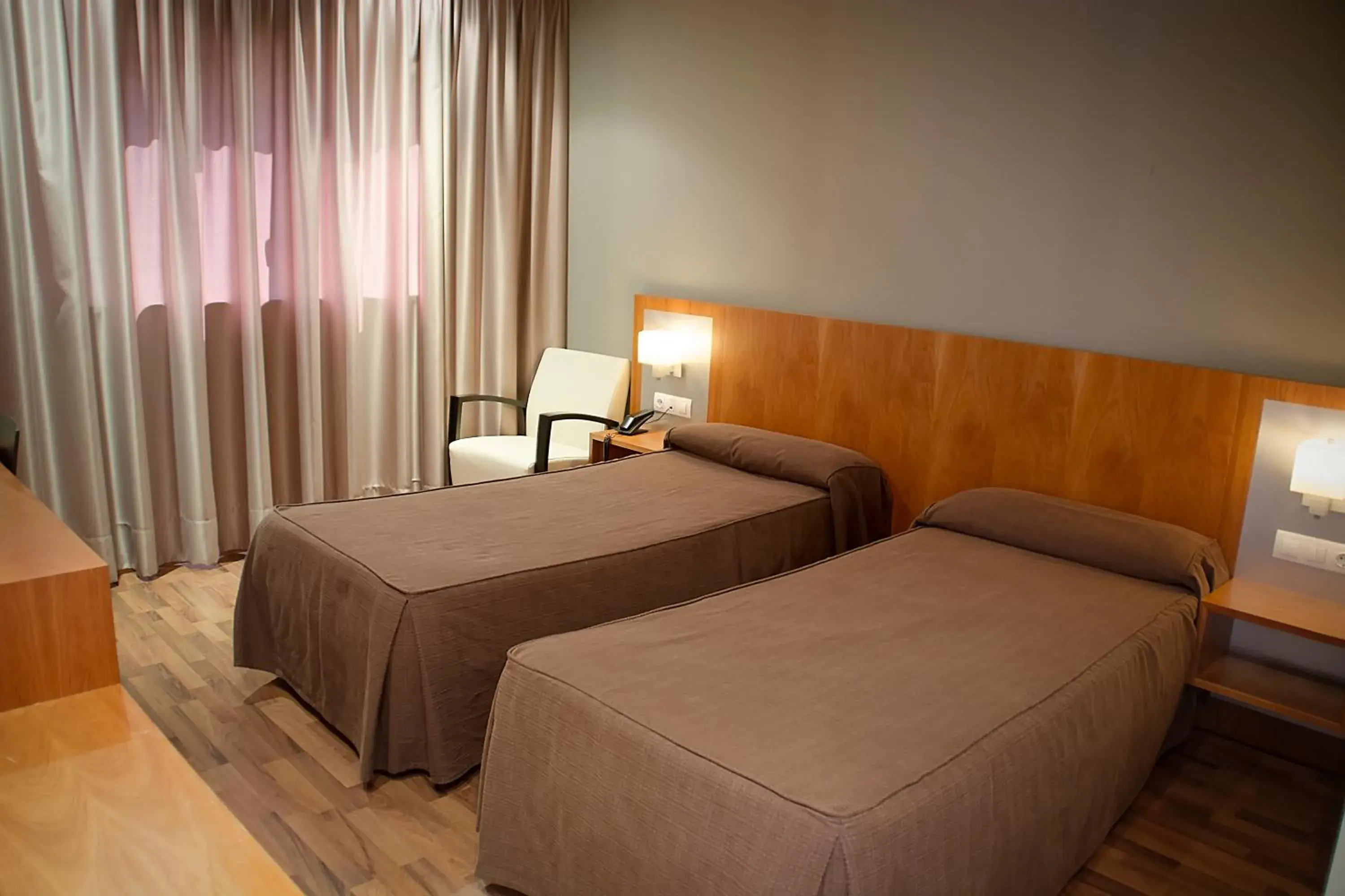 Double Room in Hotel AS Torrent Double Room in Hotel AS Torrent