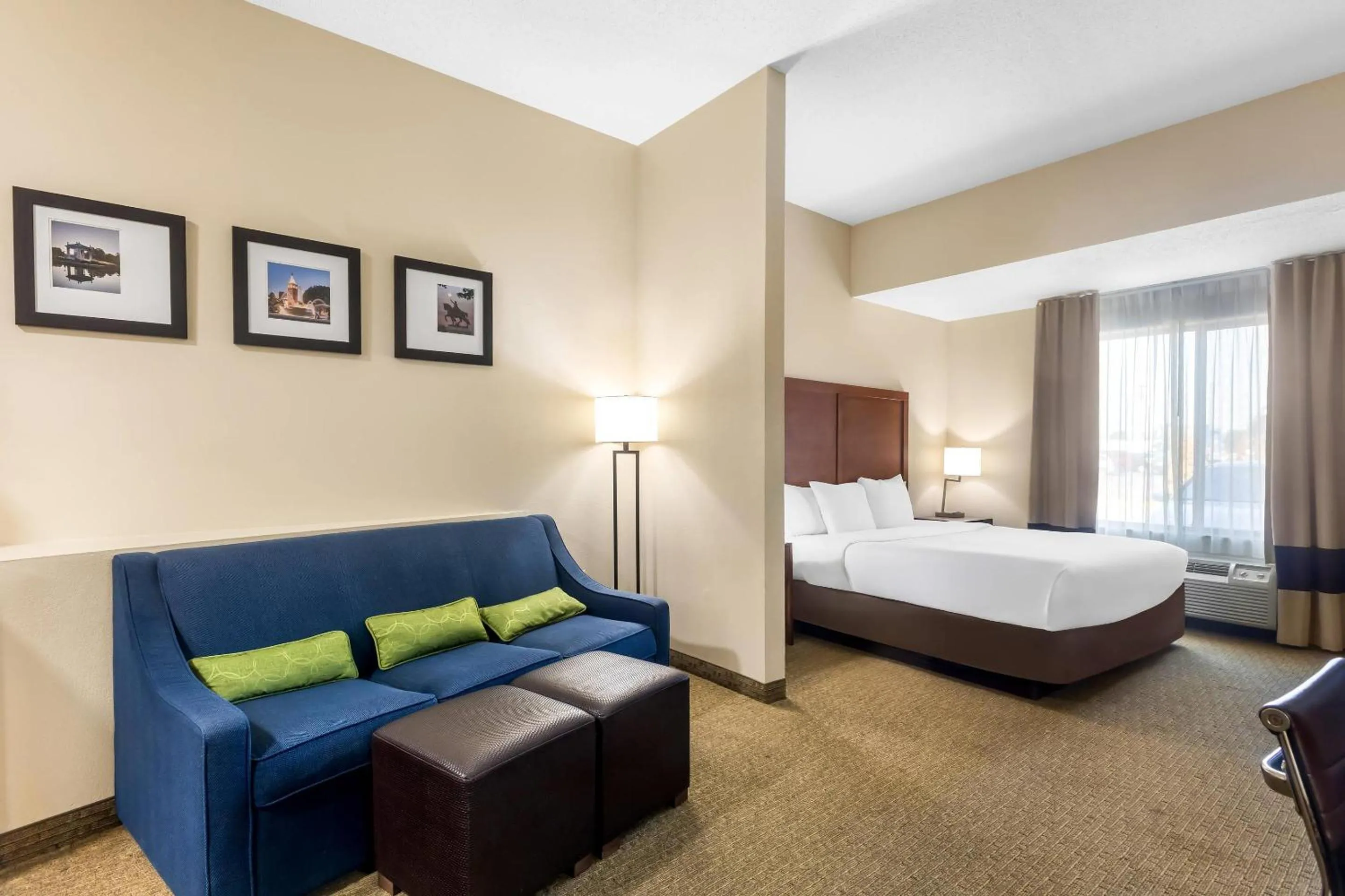 Bedroom, Bed in Comfort Inn & Suites Sikeston I-55