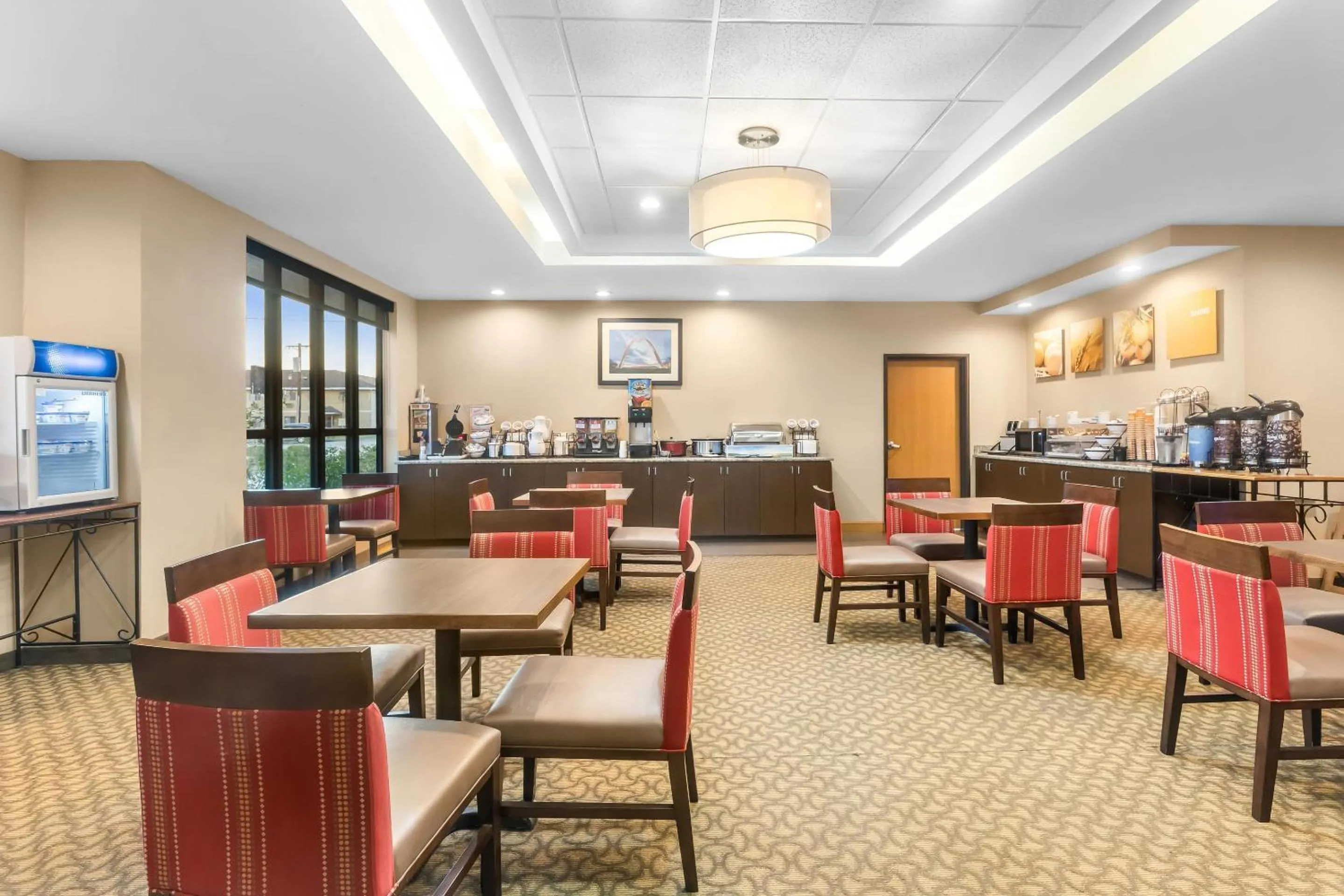 Breakfast in Comfort Inn & Suites Sikeston I-55