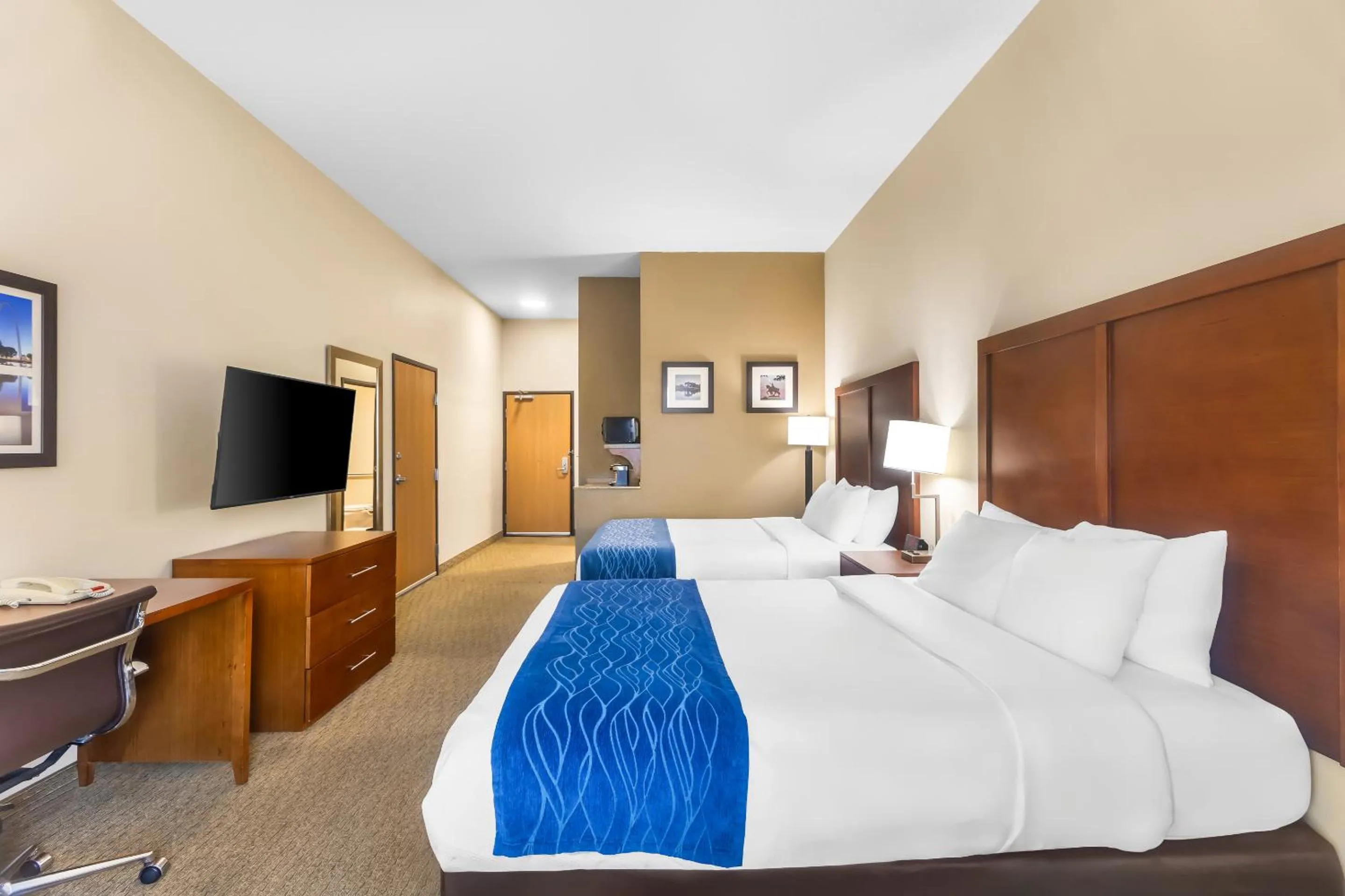 Bed in Comfort Inn & Suites Sikeston I-55
