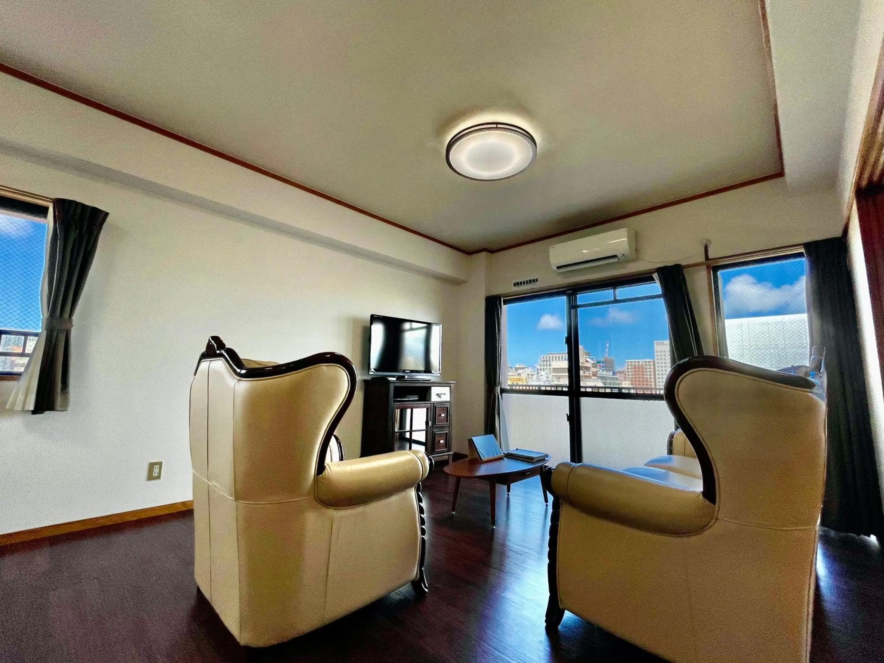 Living room in ホテル天使館 久茂地 -Tenshi-Kan-