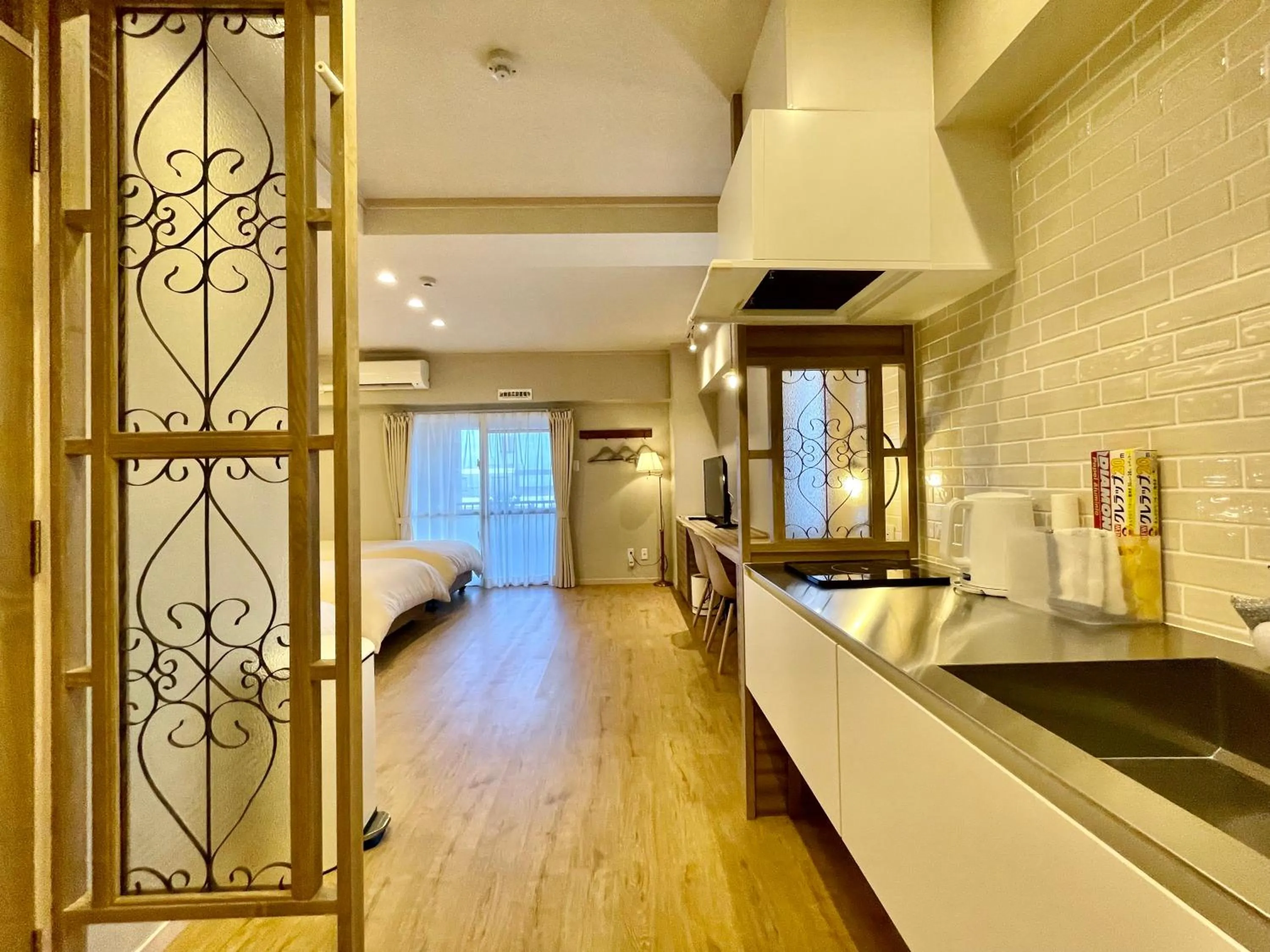 Kitchen or kitchenette in ホテル天使館 久茂地 -Tenshi-Kan-