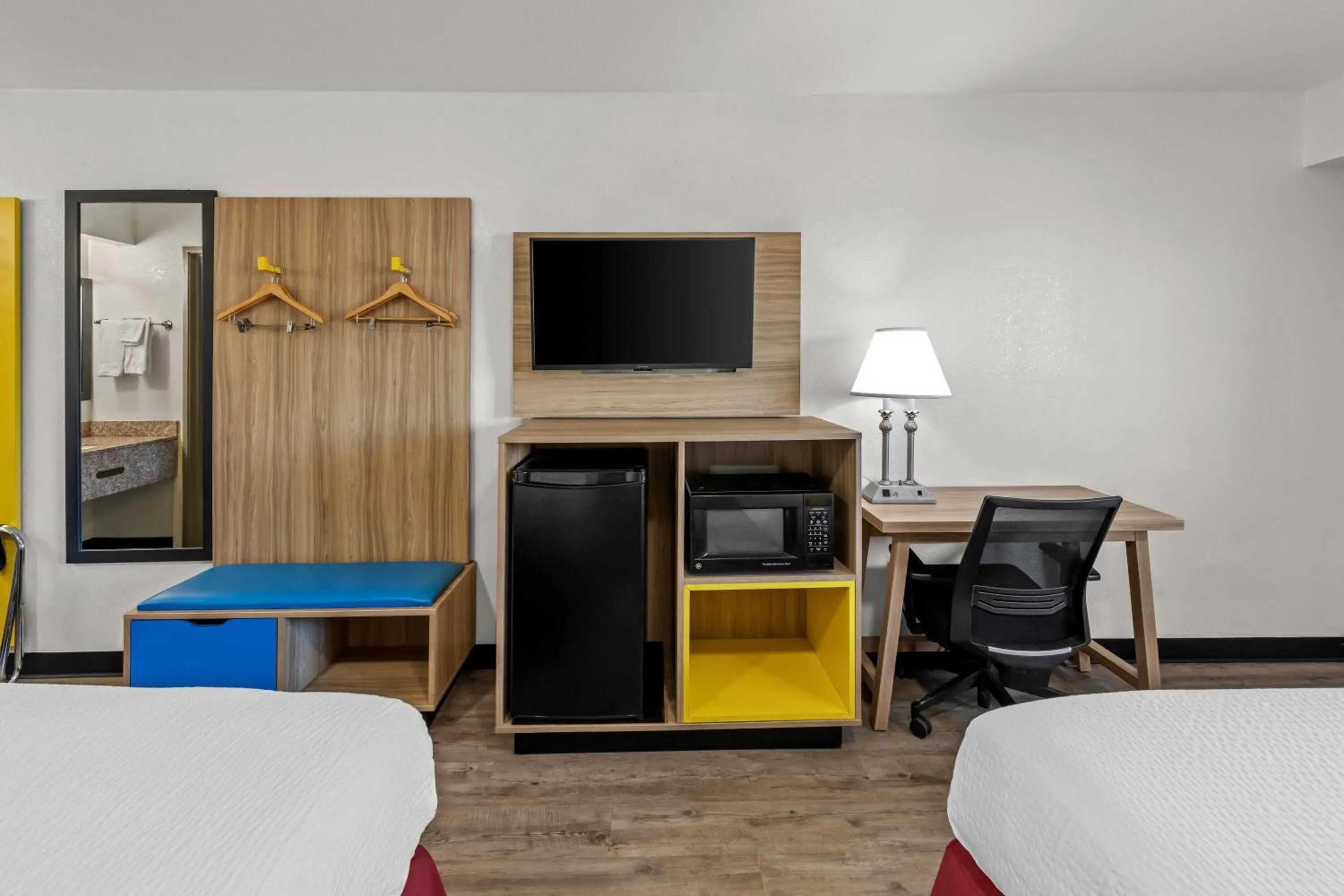 Bed in Days Inn by Wyndham Independence