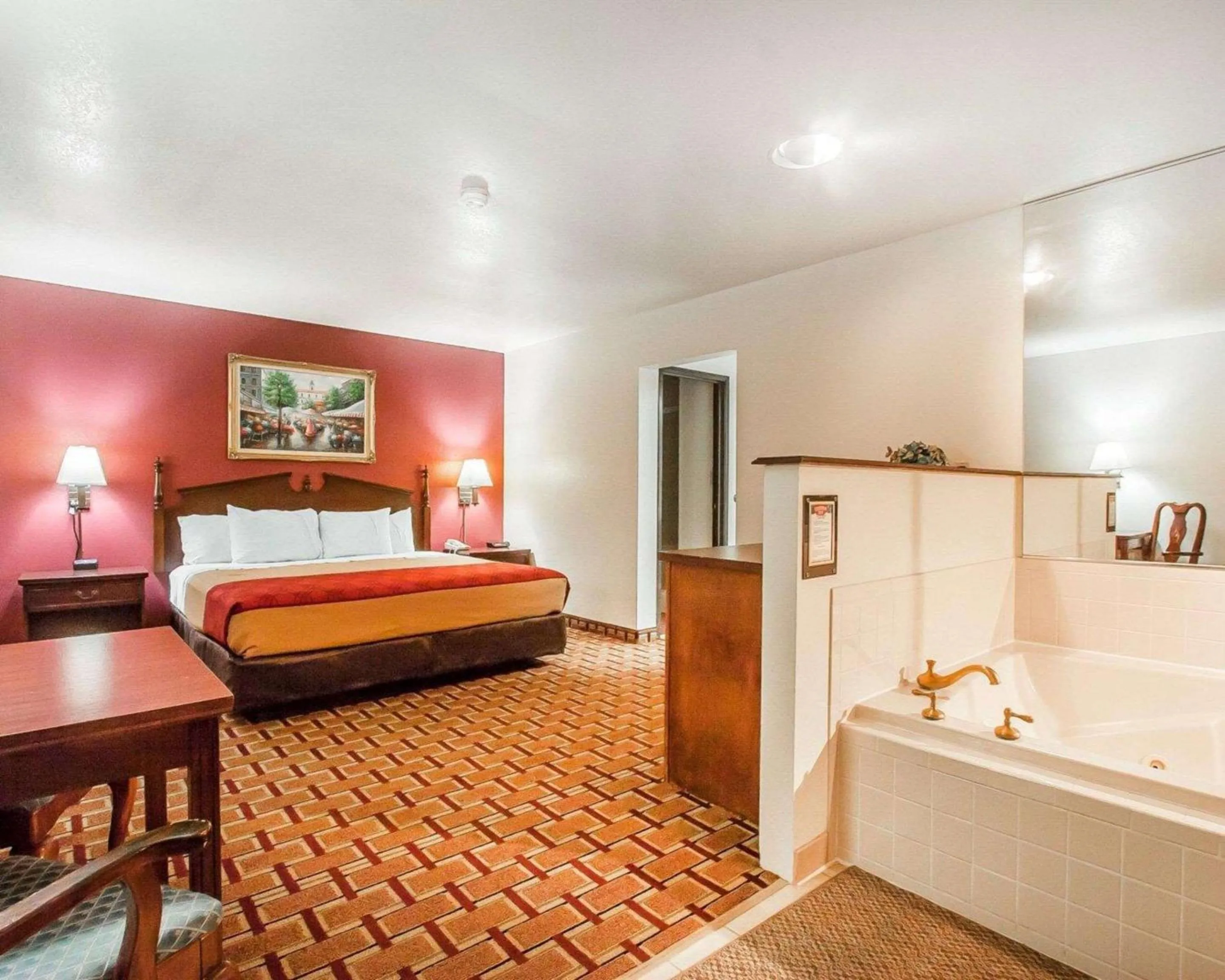 Photo of the whole room, Bed in Econo Lodge Dexter