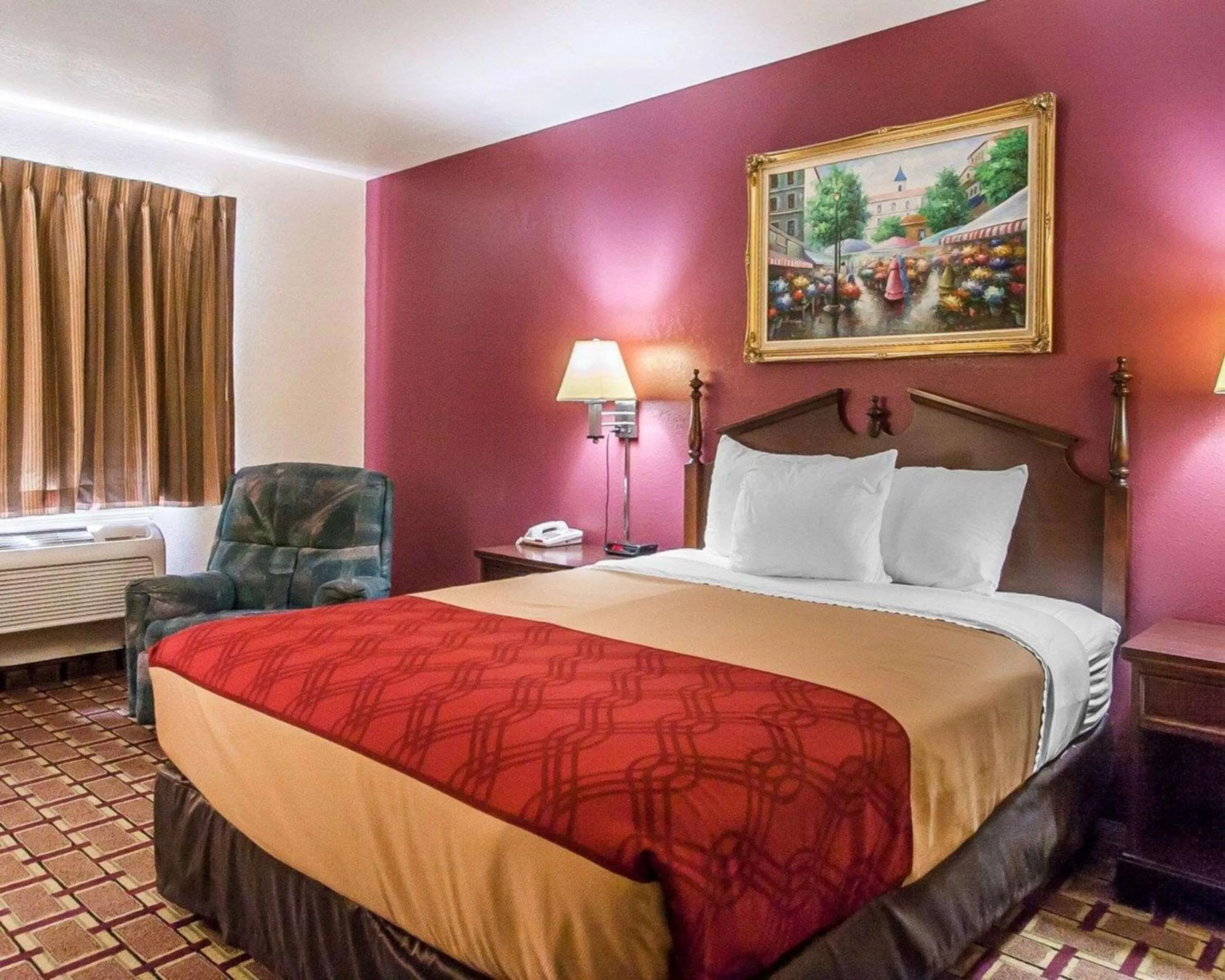 Photo of the whole room, Bed in Econo Lodge Dexter