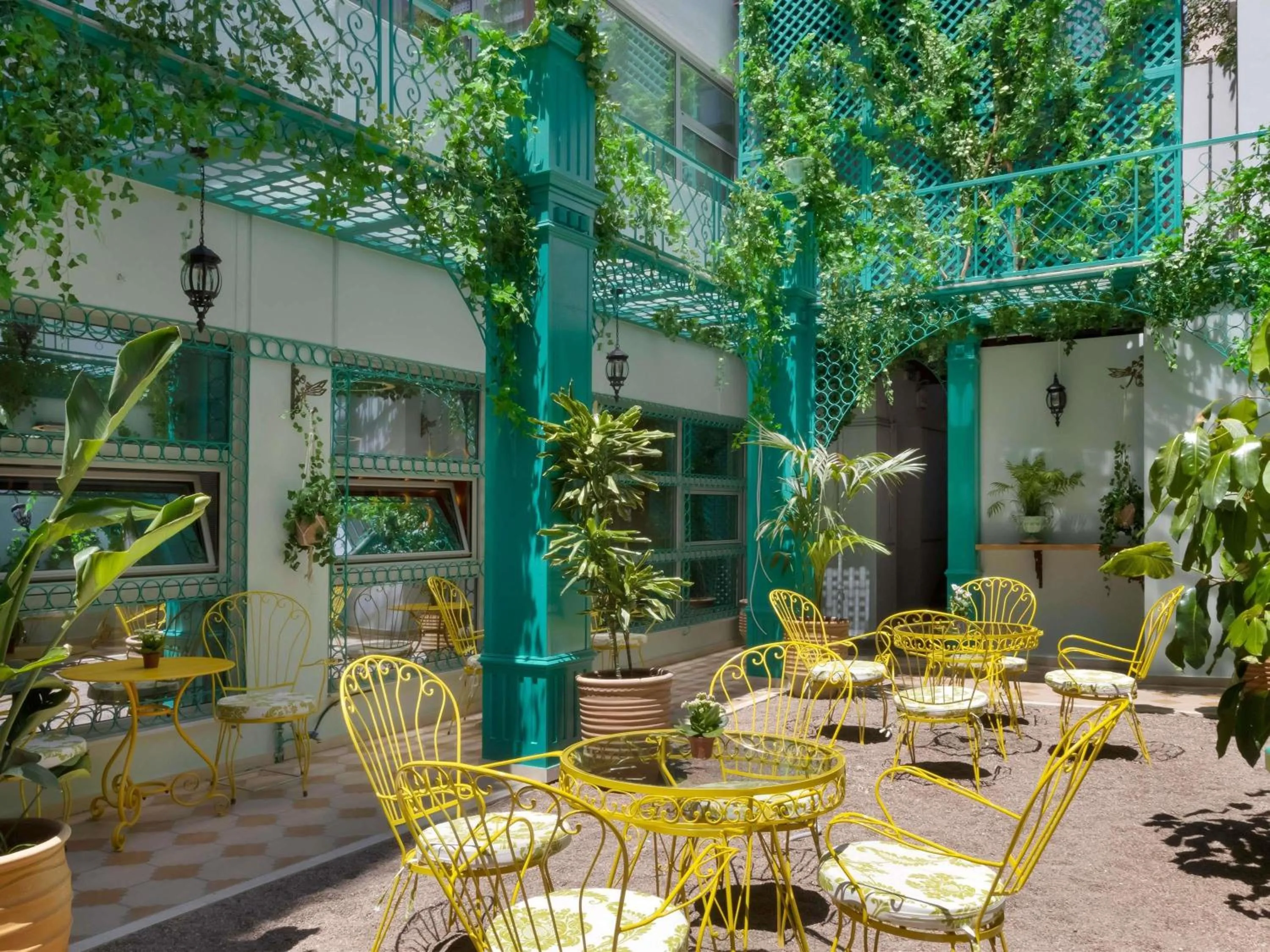 Lounge or bar in ibis Styles Athens Routes