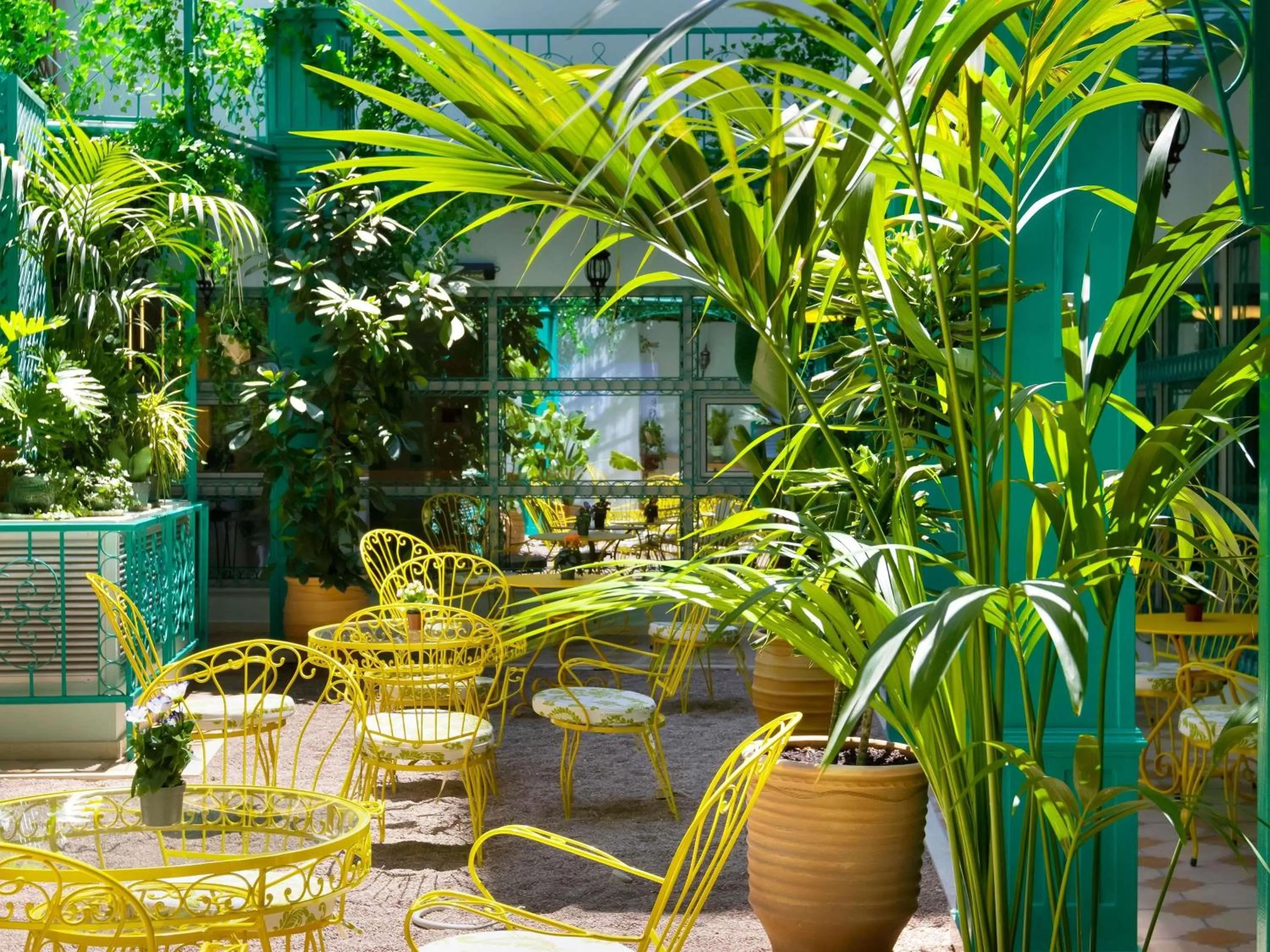 Lounge or bar in ibis Styles Athens Routes