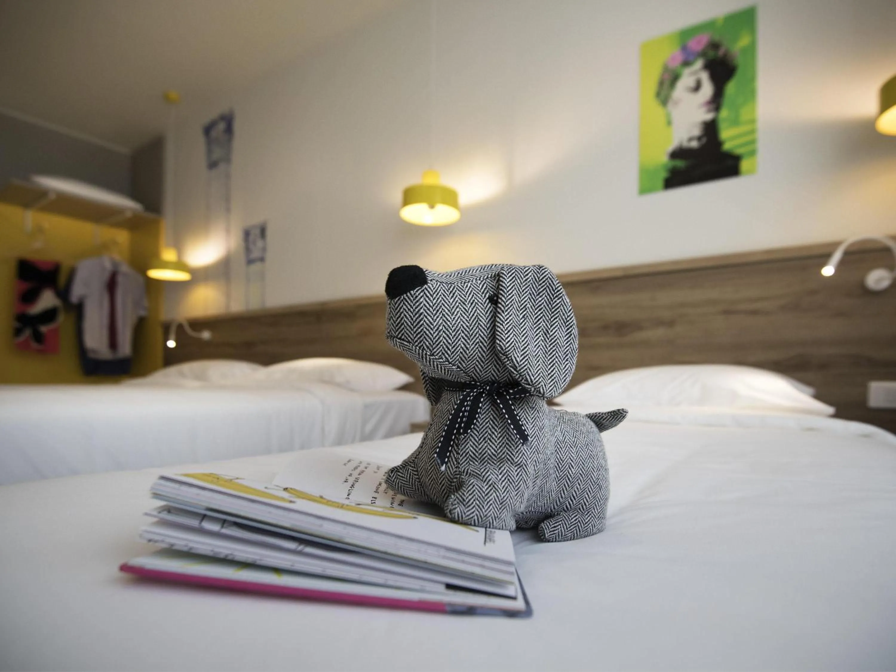 Bedroom, Bed in ibis Styles Athens Routes