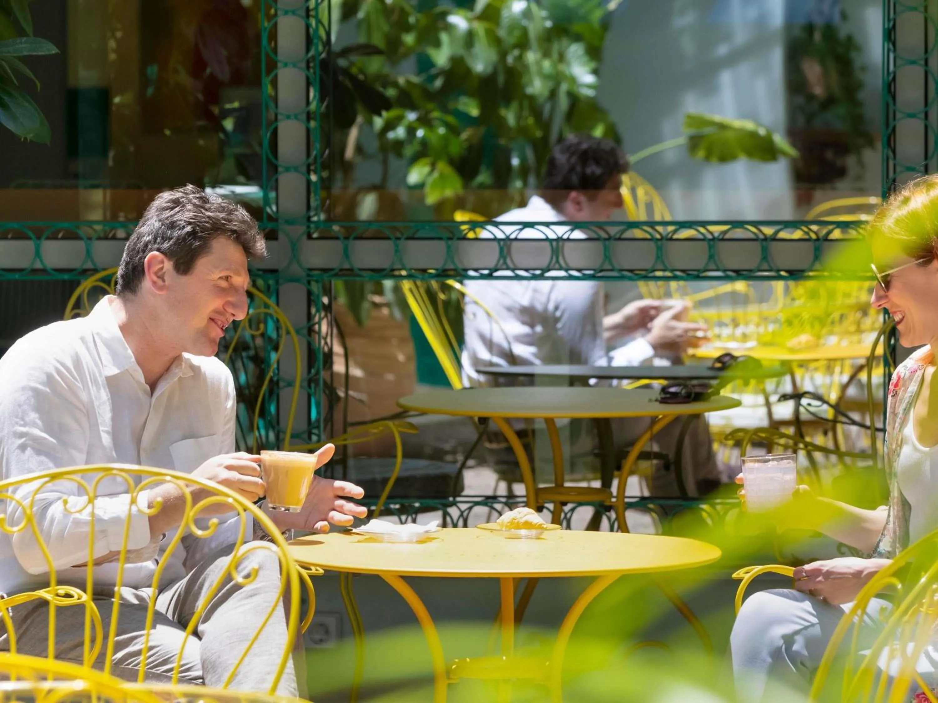 Lounge or bar in ibis Styles Athens Routes