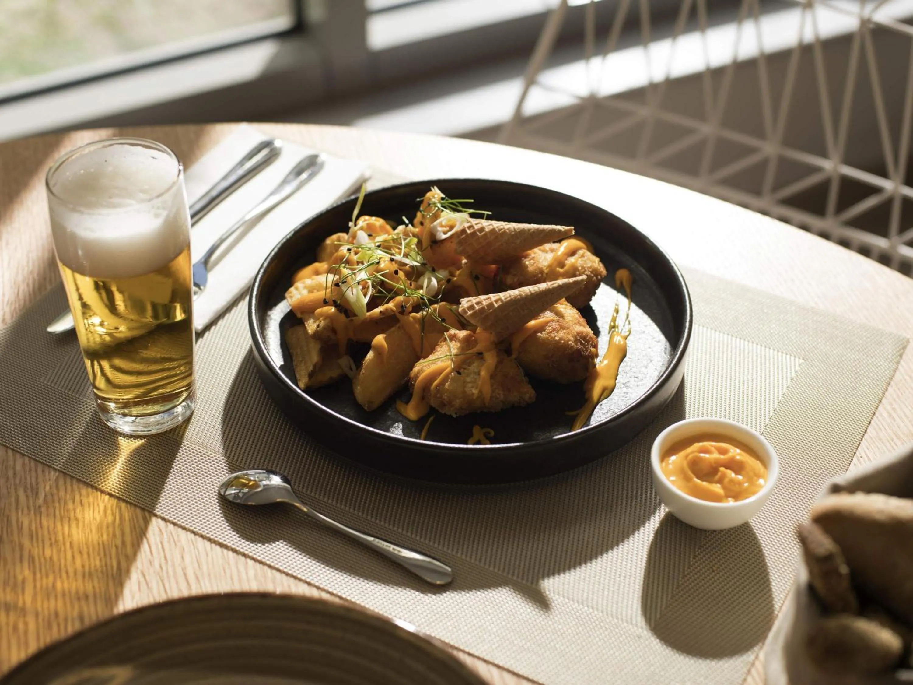 Restaurant/places to eat in ibis Styles Athens Routes