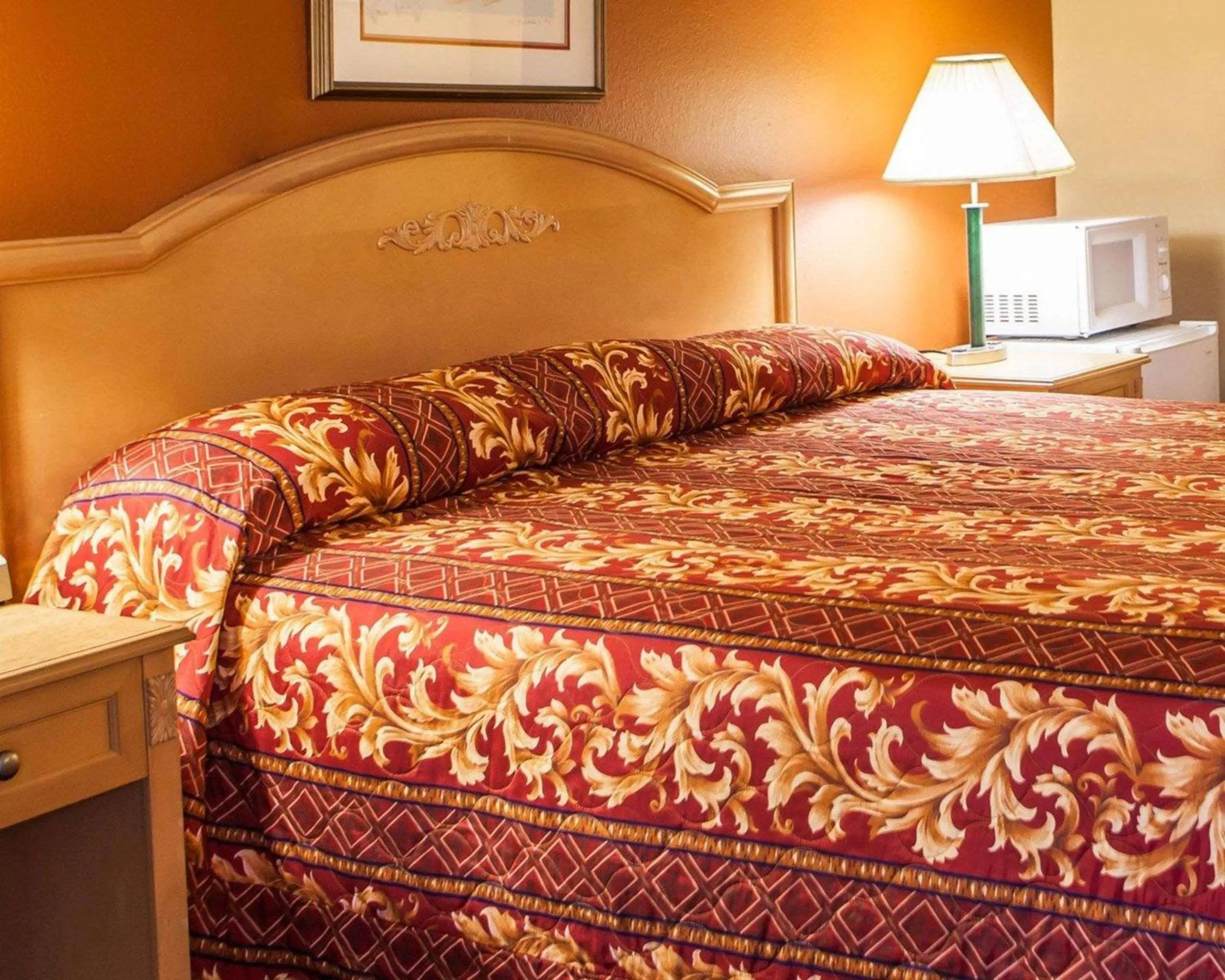 Photo of the whole room, Bed in Relax Inn Saint Charles