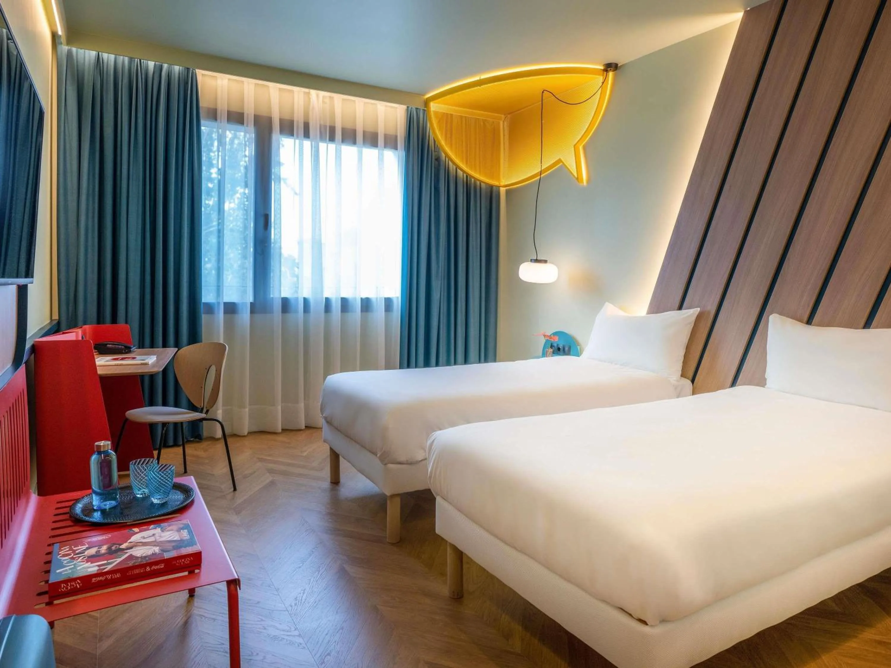 Bedroom, Bed in Ibis Styles Madrid City Las Ventas
