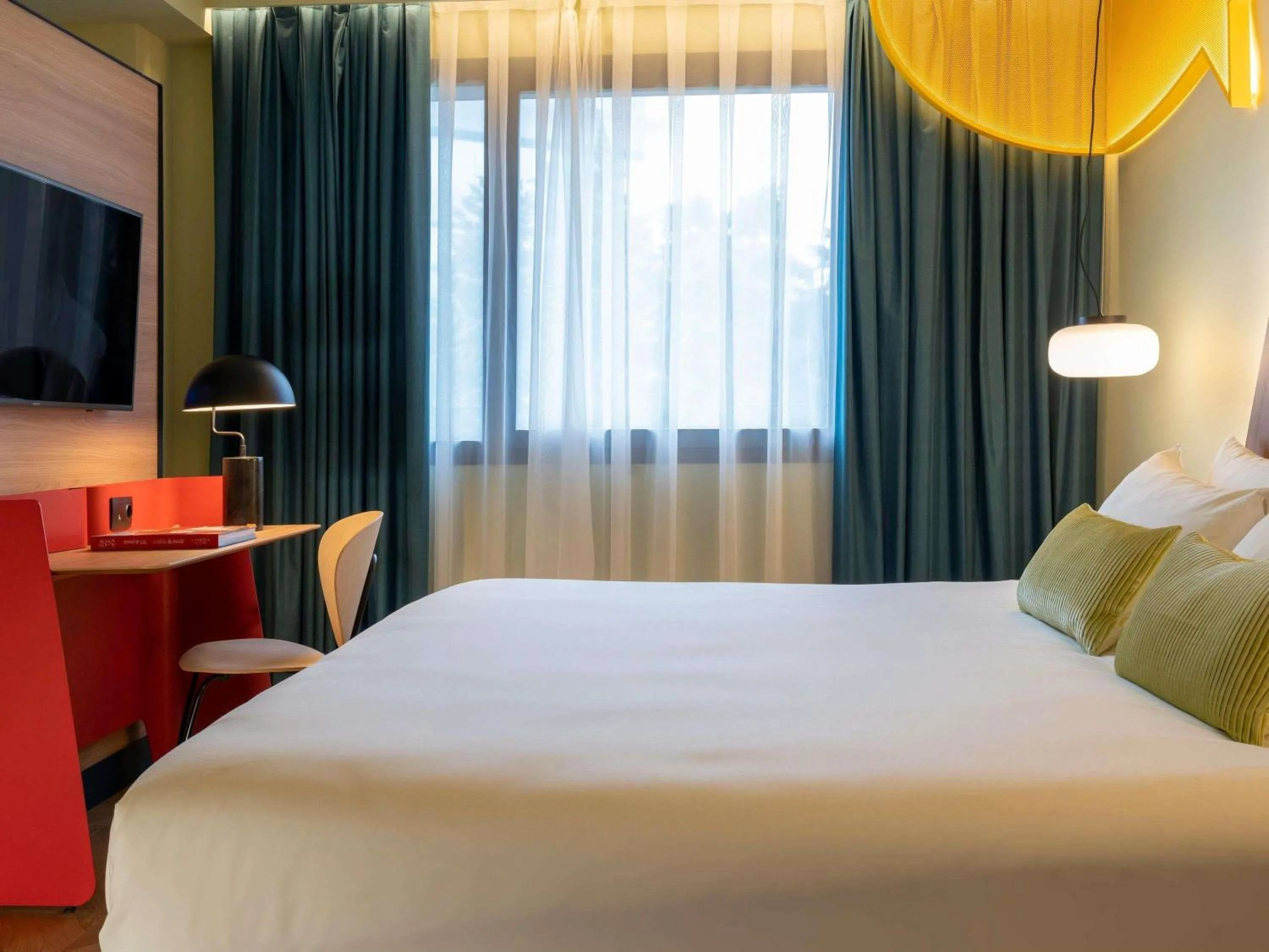 Bedroom, Bed in Ibis Styles Madrid City Las Ventas