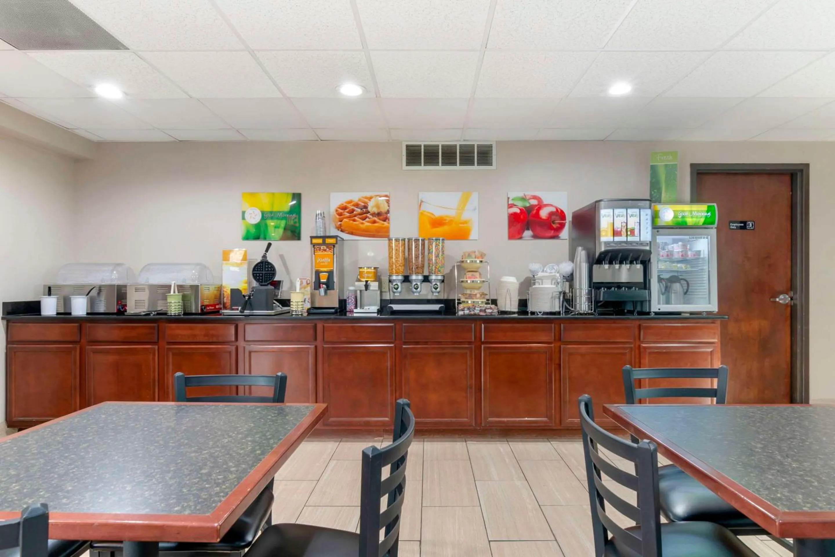 Breakfast in Quality Inn