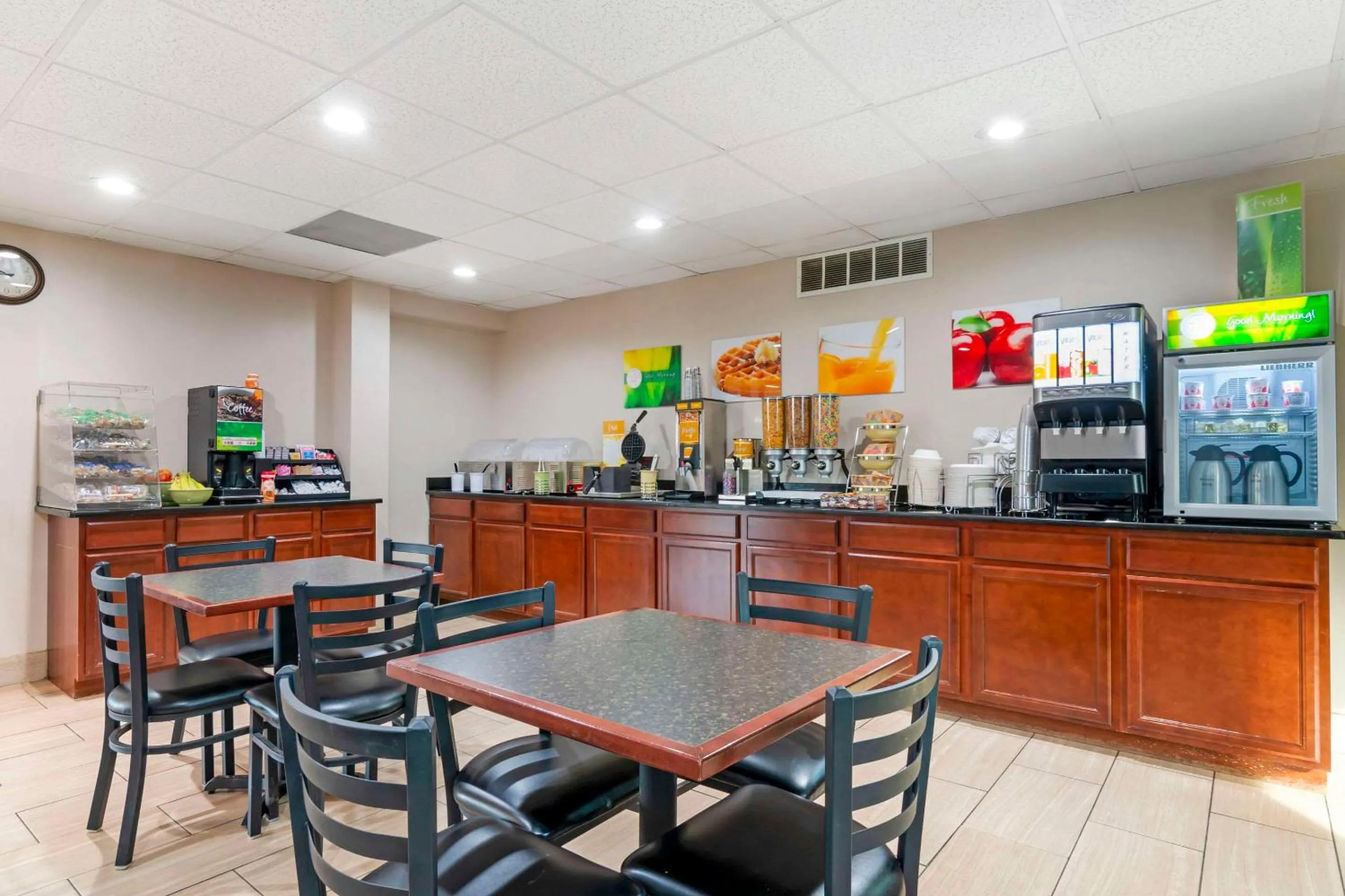 Breakfast in Quality Inn