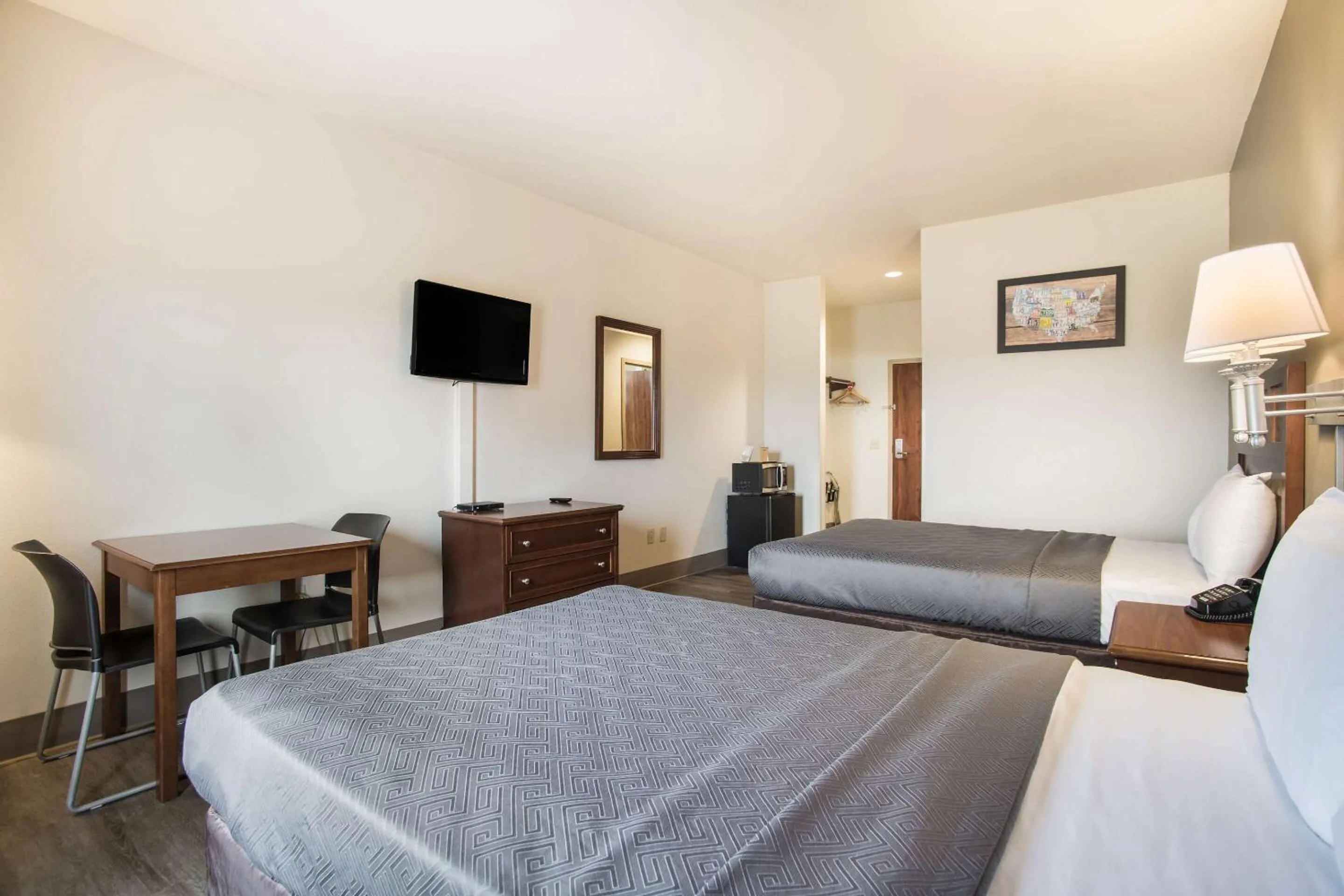 Bedroom, Bed in Econo Lodge Anderson