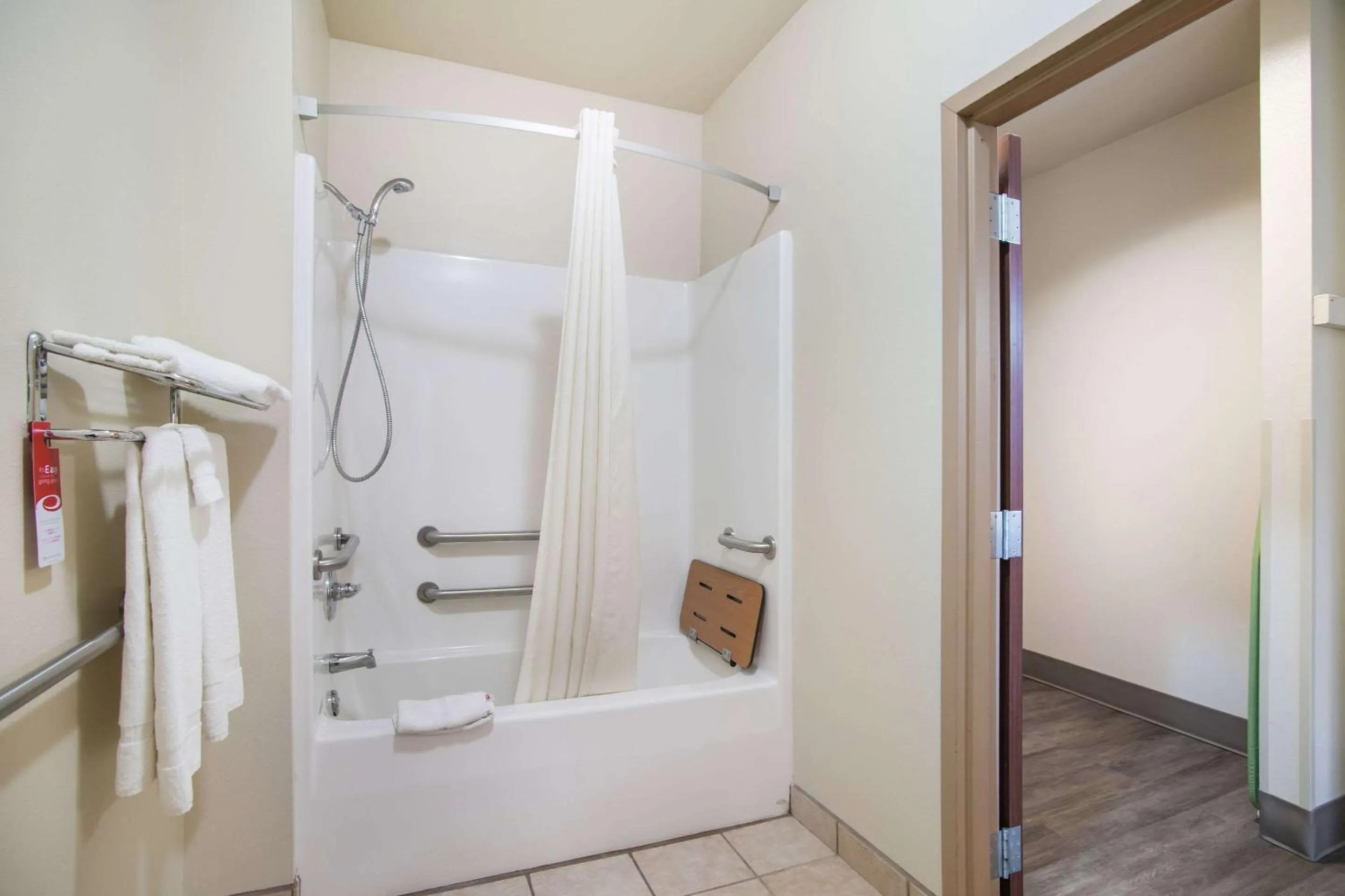 Bedroom in Econo Lodge Anderson