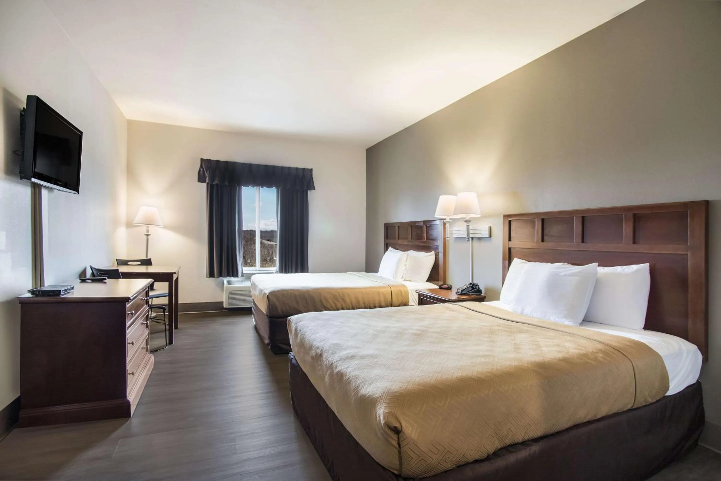 Bedroom, Bed in Econo Lodge Anderson