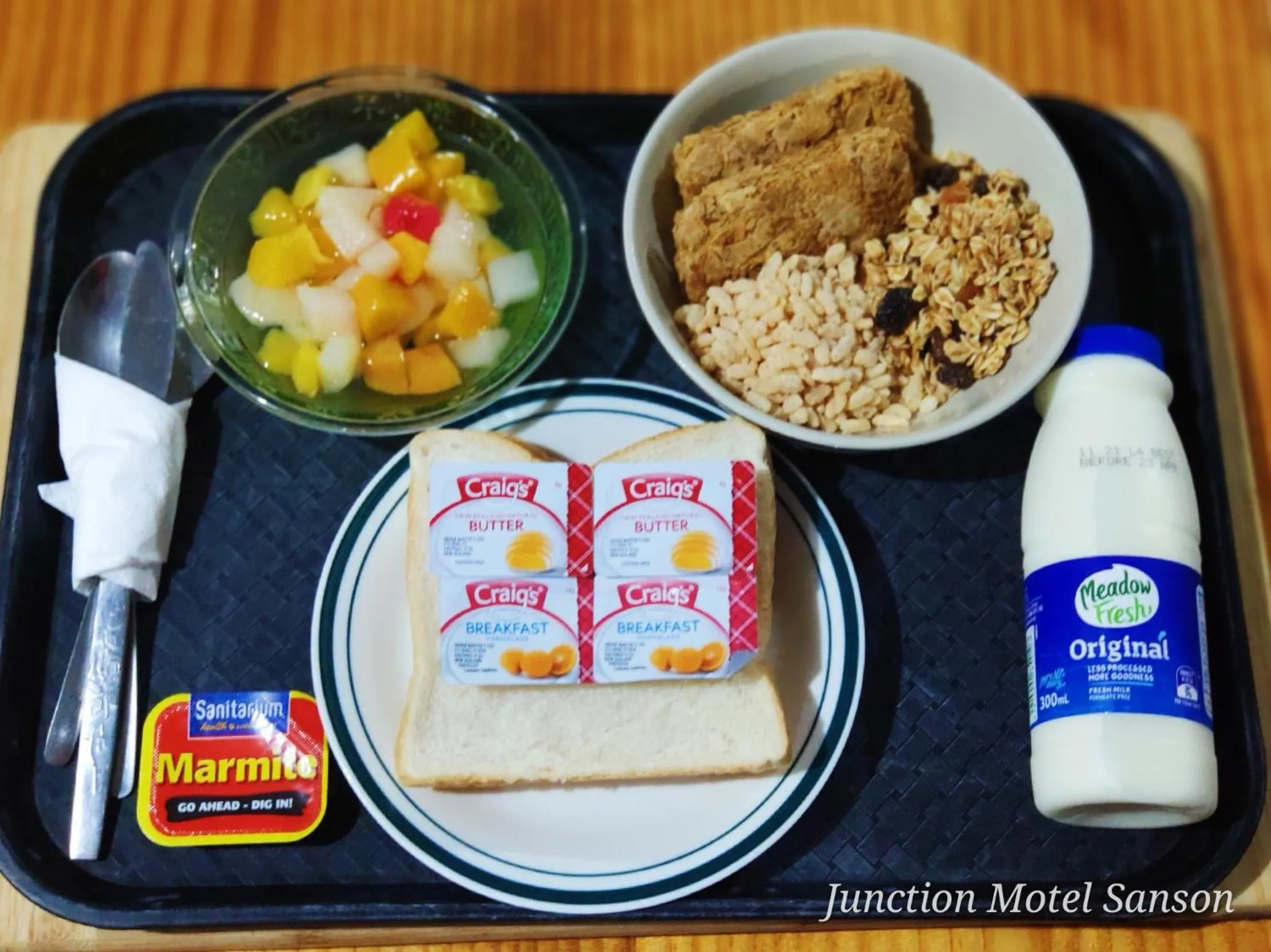 Junction Motel Sanson-Truck Motel