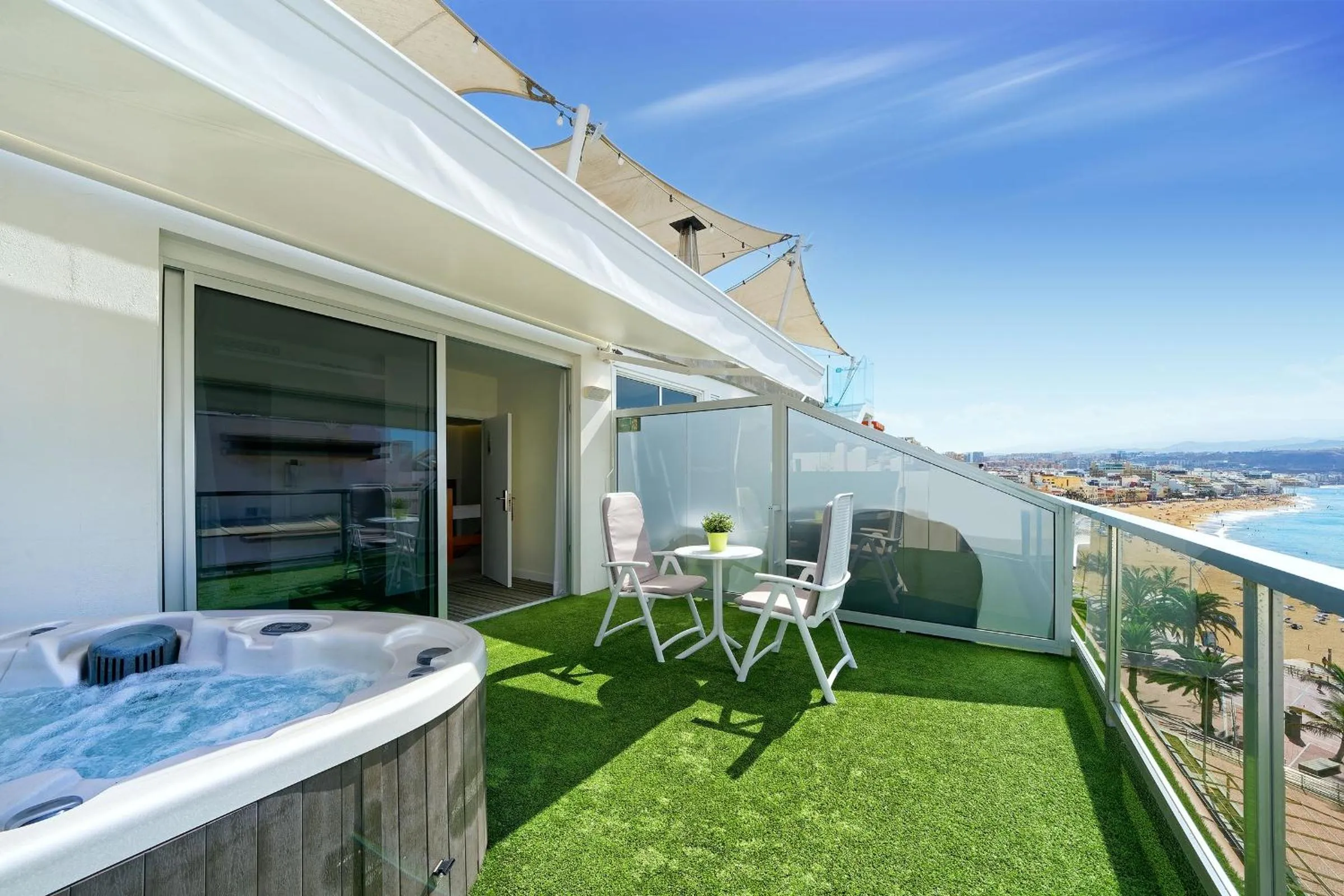 Hot Tub in Hotel Aloe Canteras