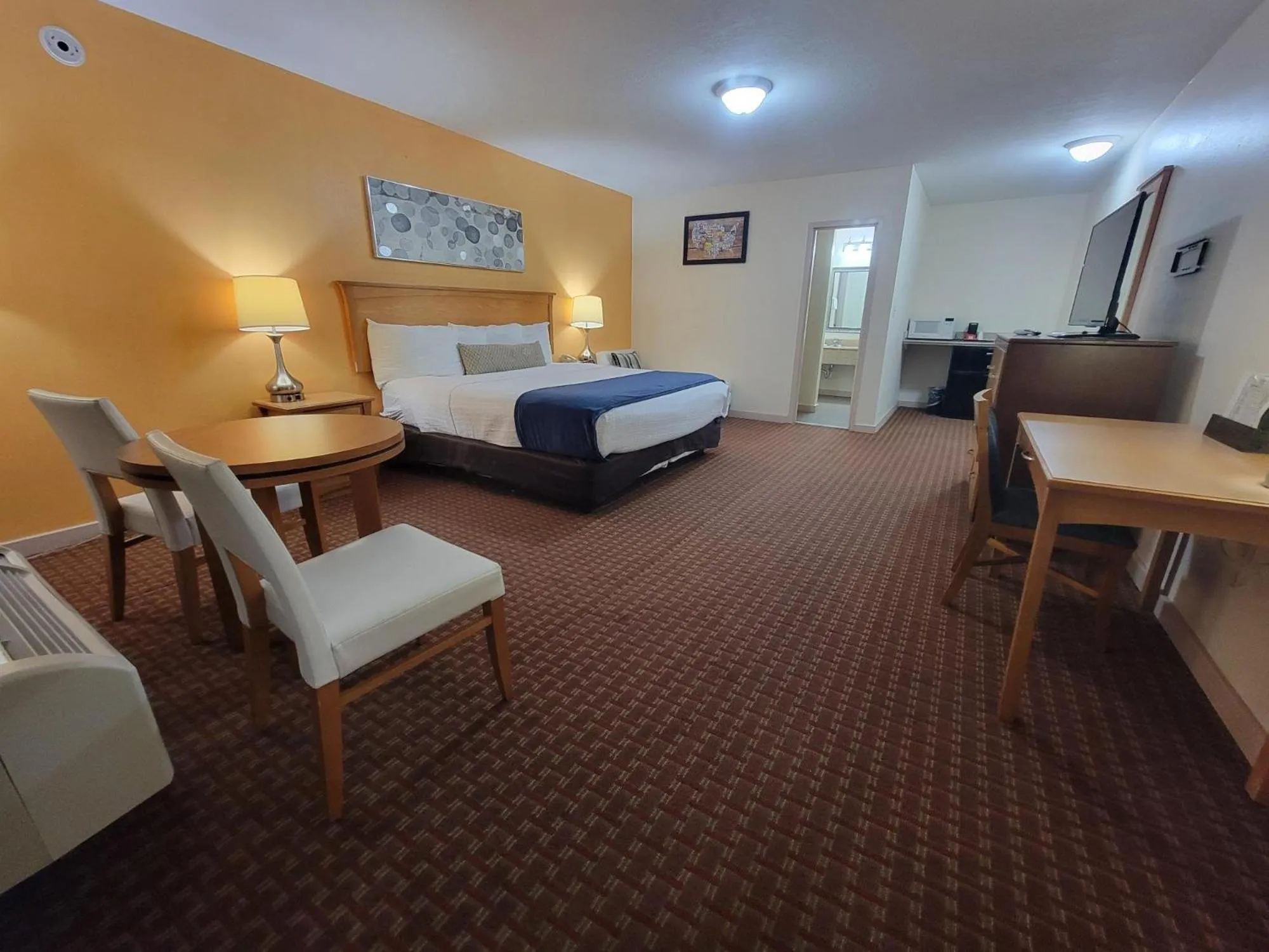 Bedroom, Bed in Twin Star Lodge