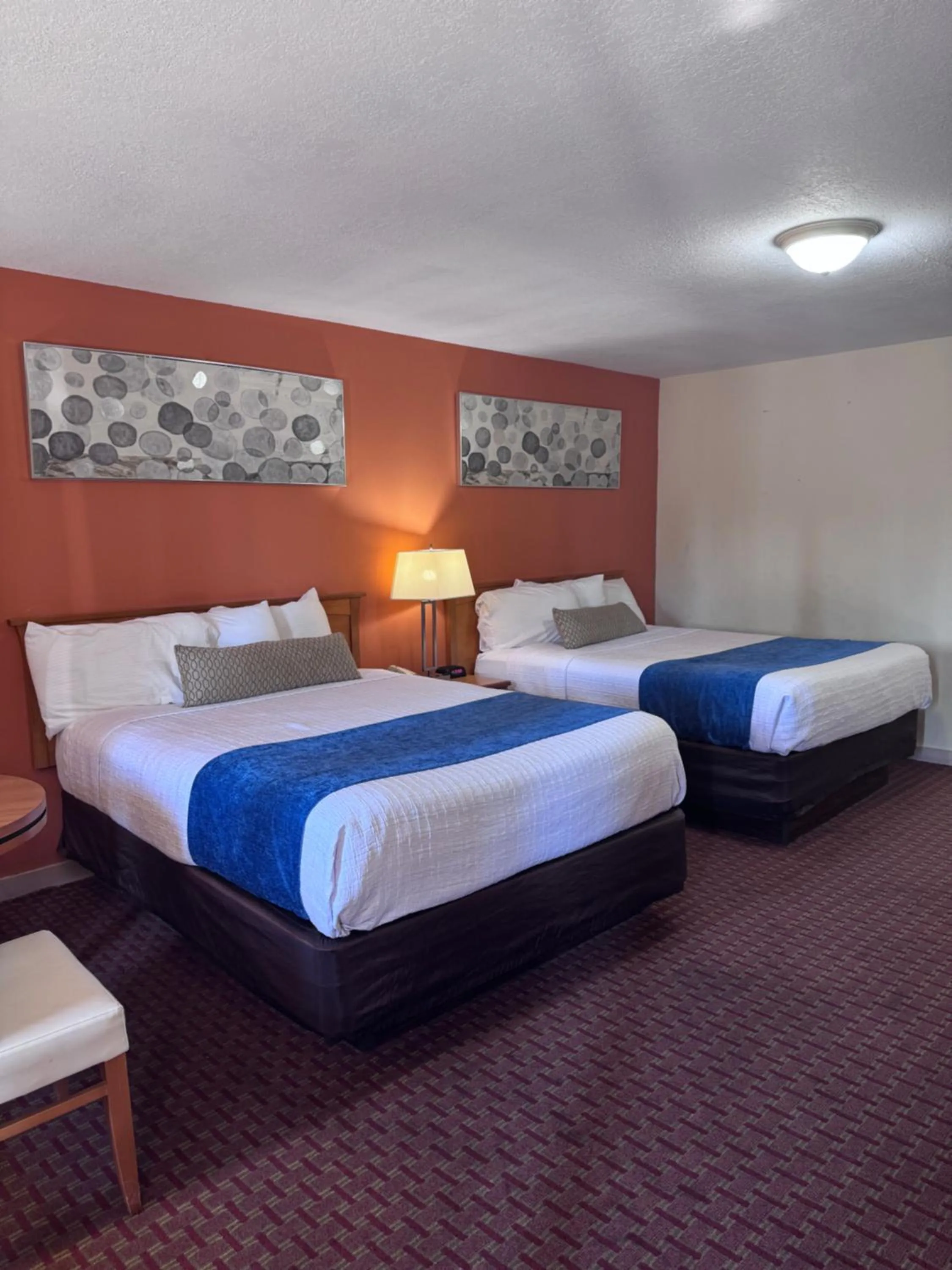 Bedroom, Bed in Twin Star Lodge