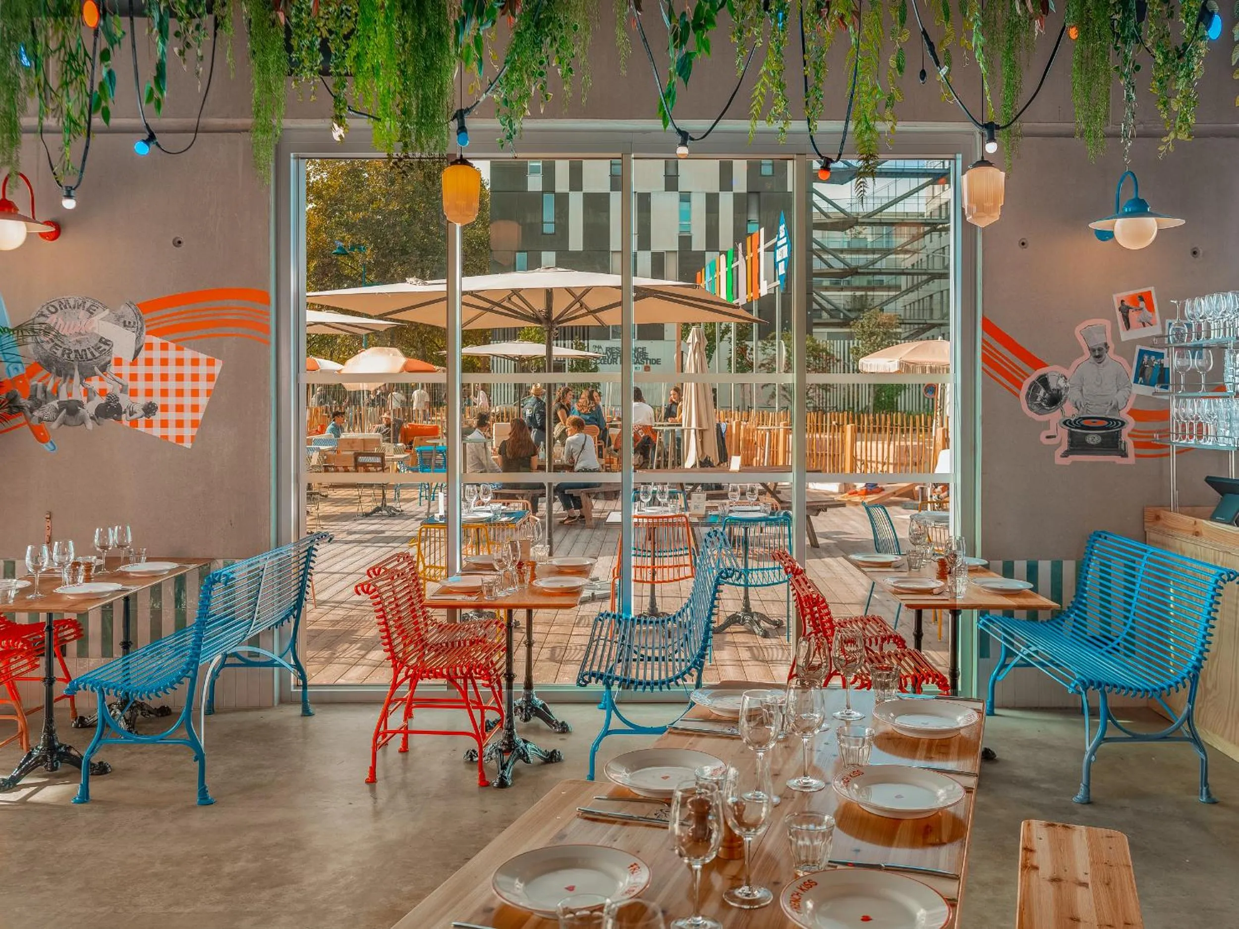 Restaurant/places to eat in Eklo Hotels Bordeaux Centre Bastide