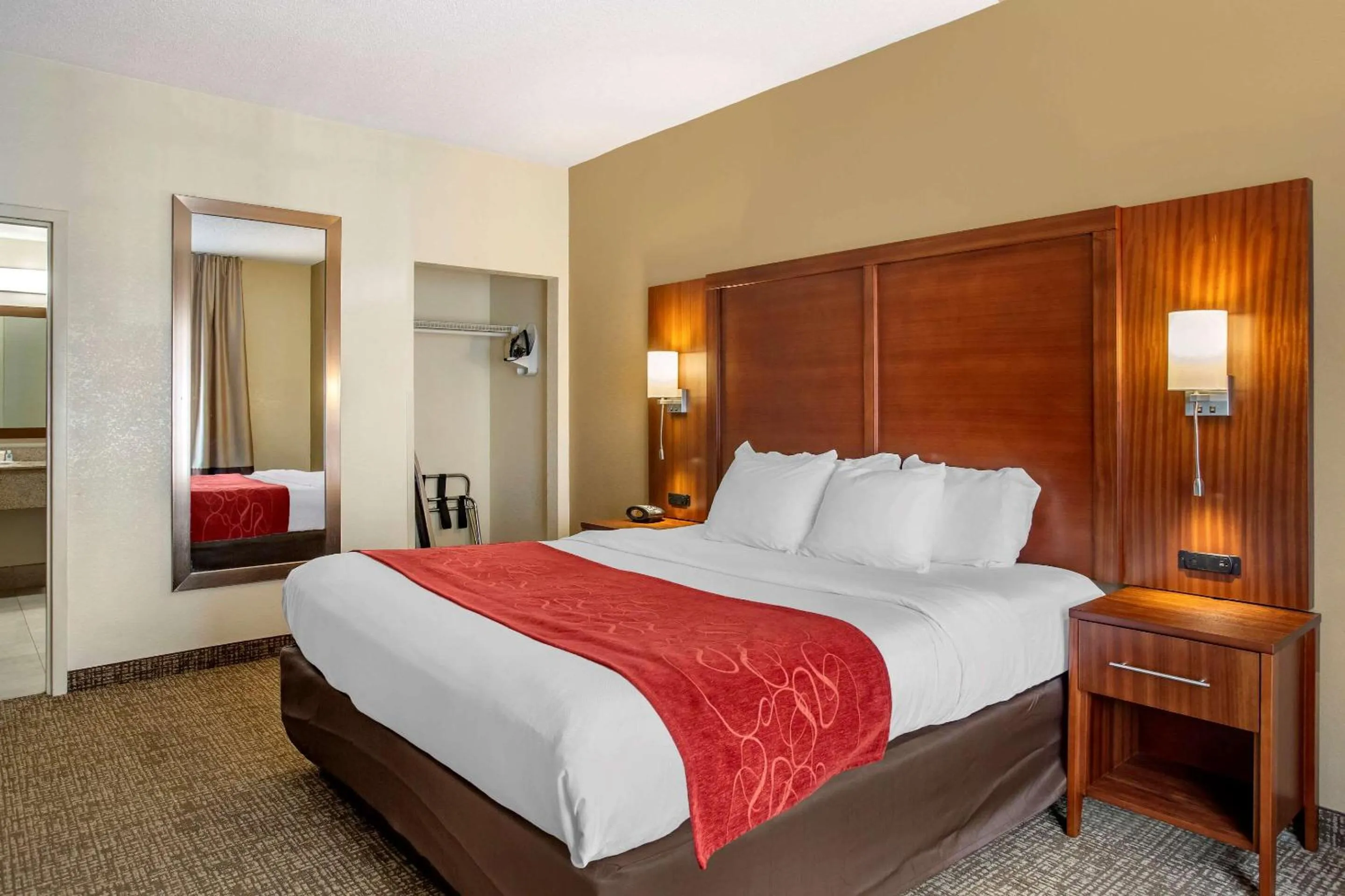 King Suite - Accessible/Non-Smoking in Comfort Suites Southaven - Memphis South