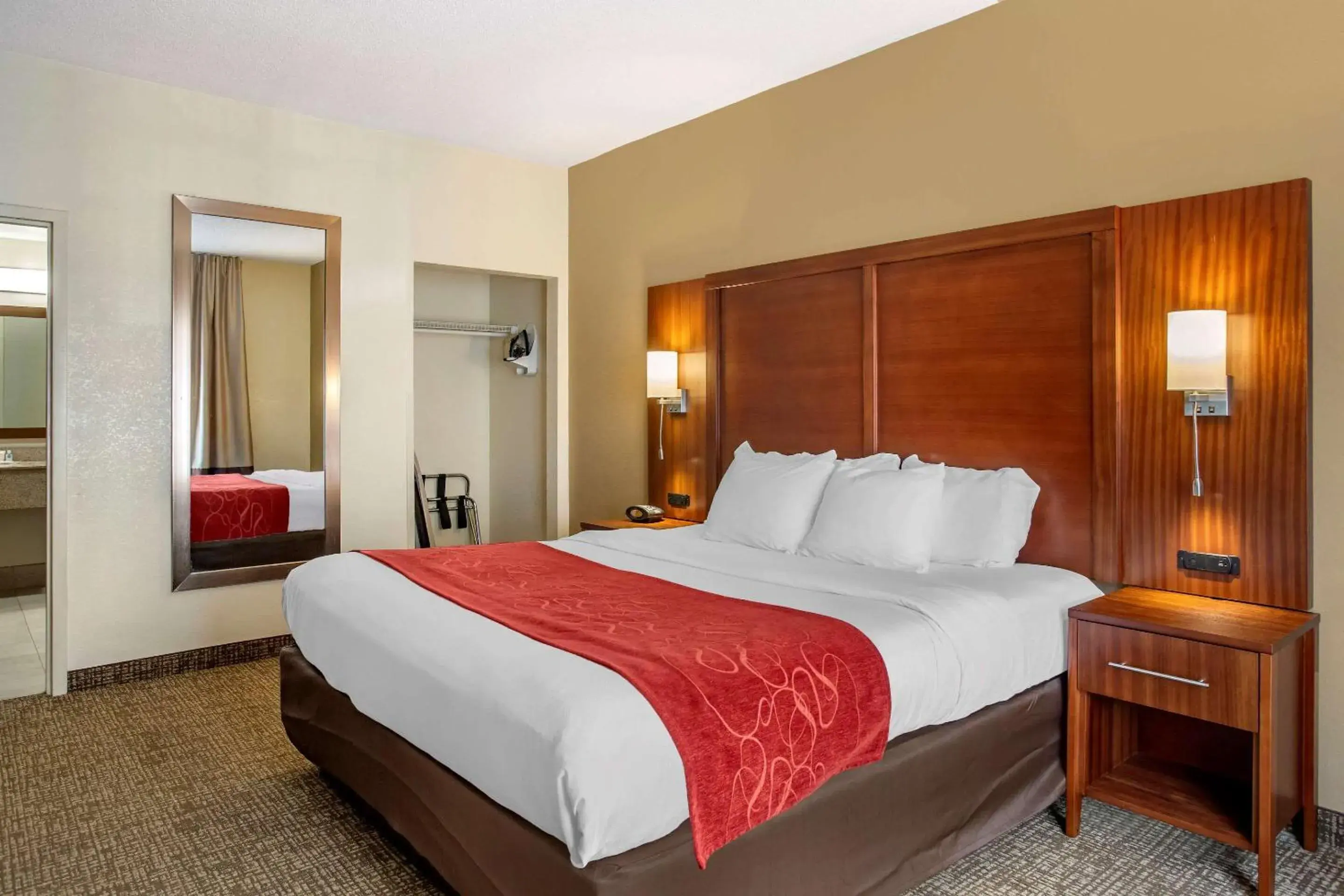 King Suite - Accessible/Non-Smoking in Comfort Suites Southaven - Memphis South King Suite - Accessible/Non-Smoking in Comfort Suites Southaven - Memphis South