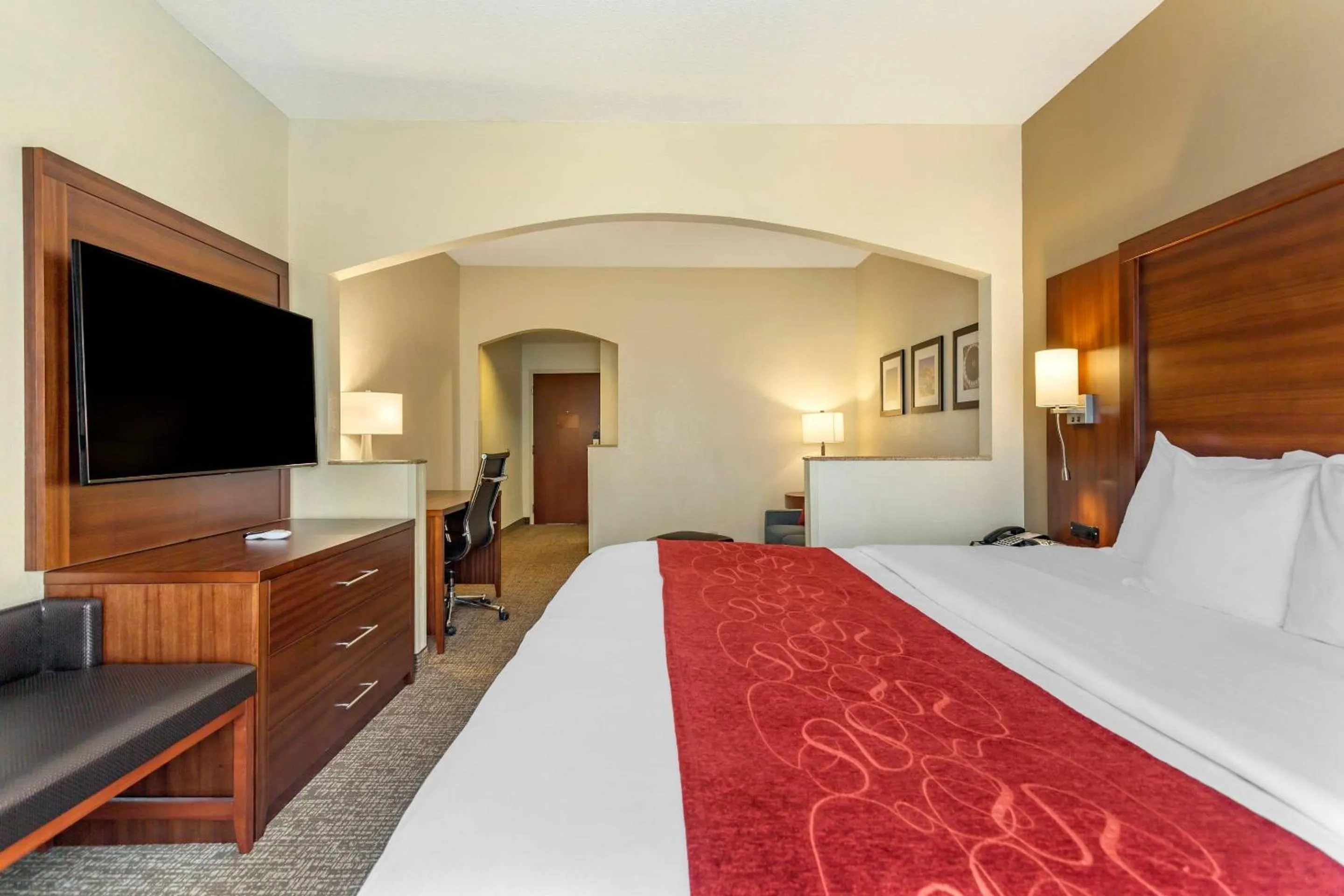 Bedroom, Bed in Comfort Suites Southaven - Memphis South