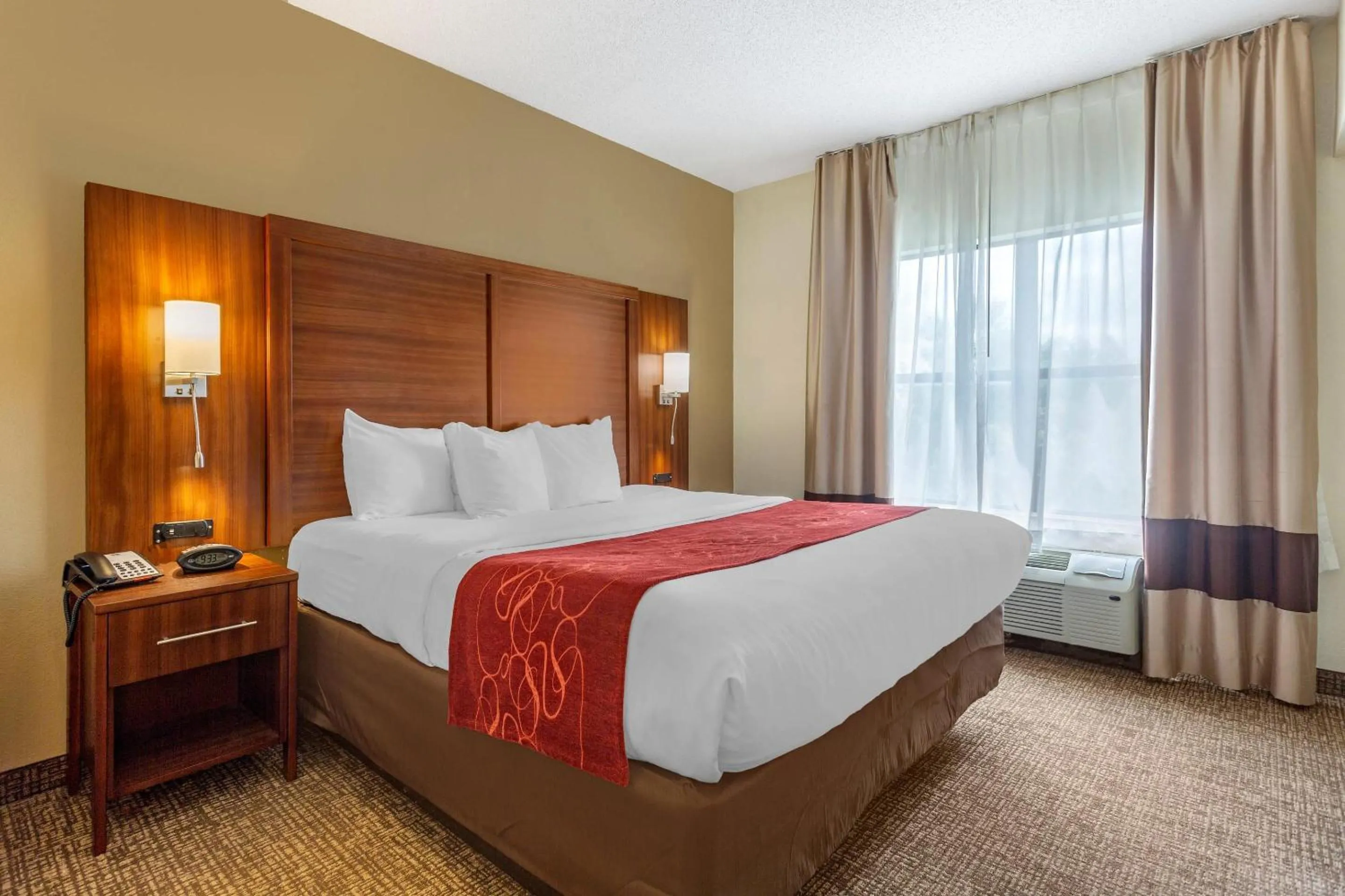 Bedroom, Bed in Comfort Suites Southaven - Memphis South
