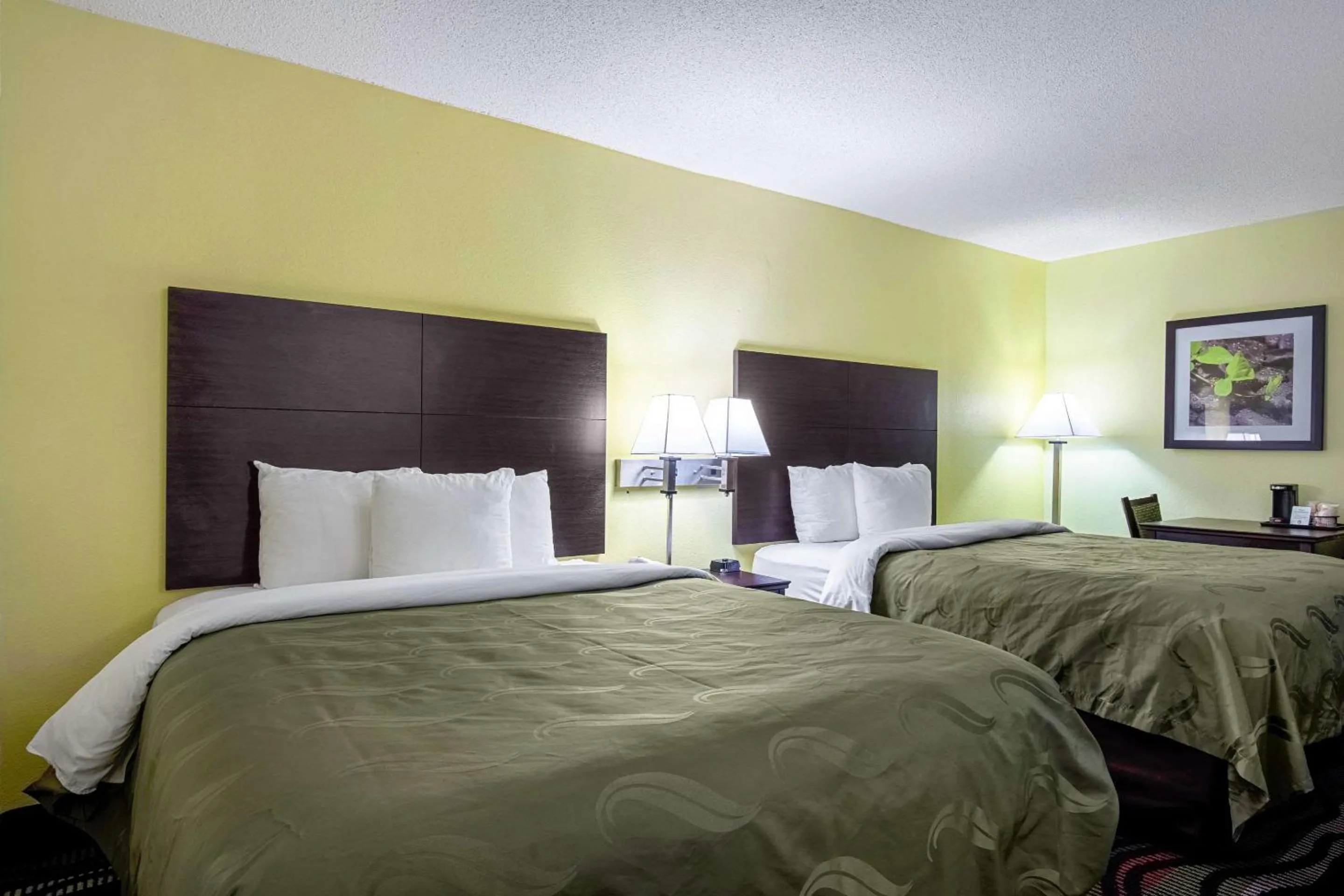 Photo of the whole room, Bed in Quality Inn Holly Springs South