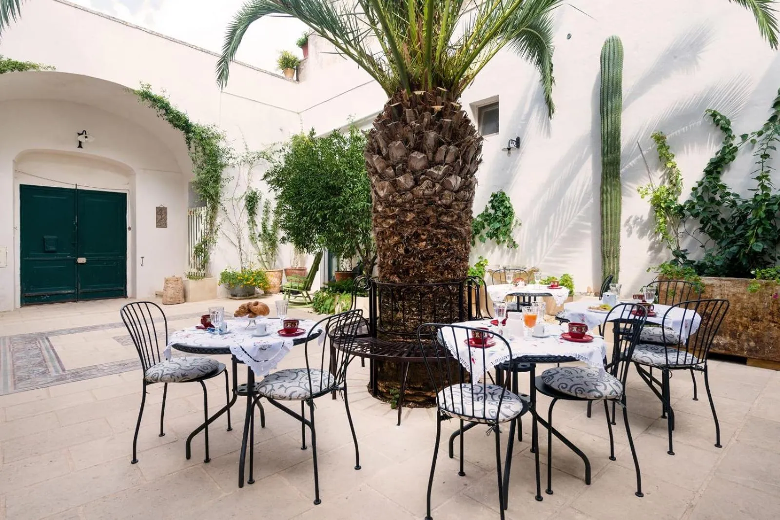 Patio in Palazzo Tre Cardi