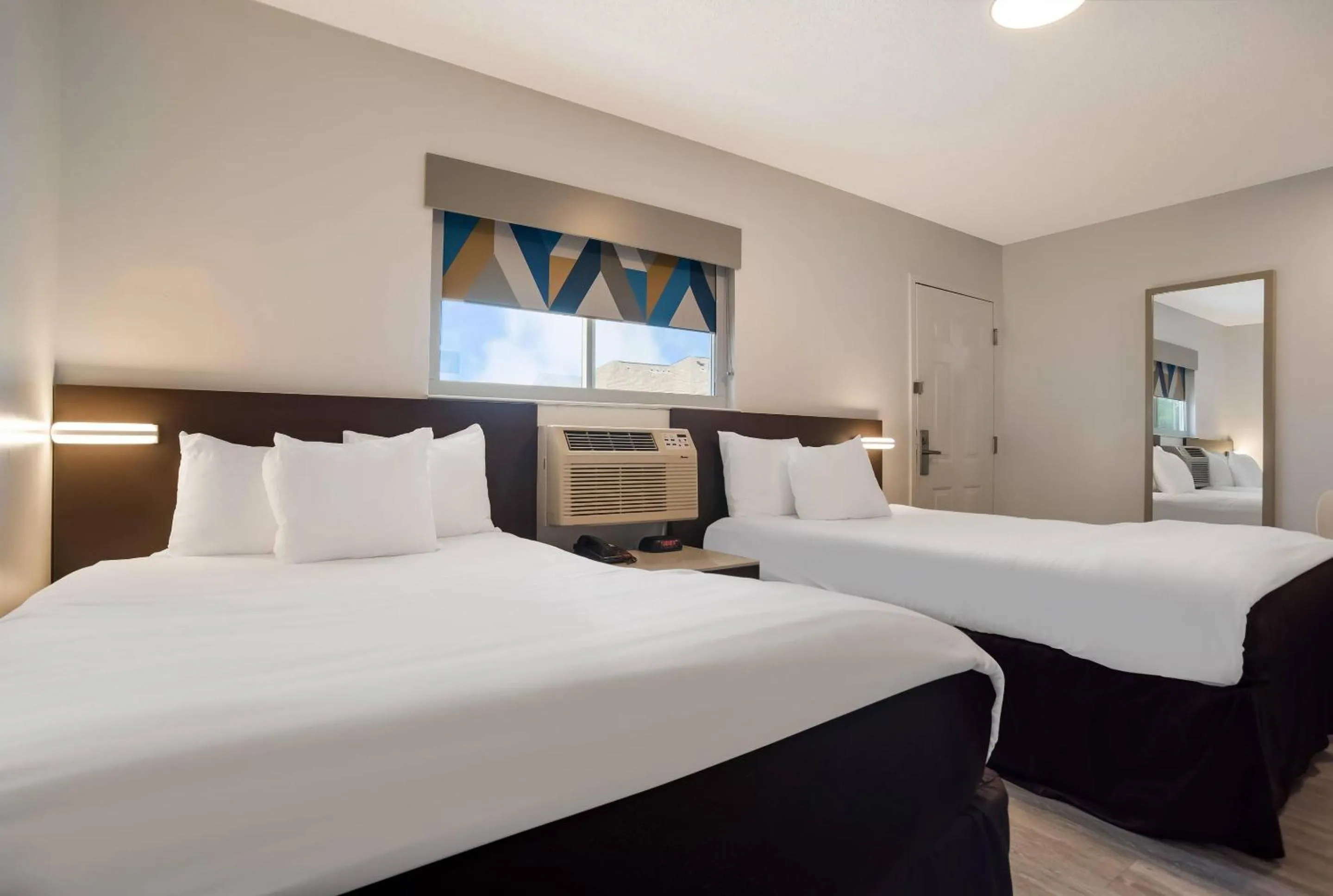 Bedroom, Bed in Suburban Studios Biloxi North Area