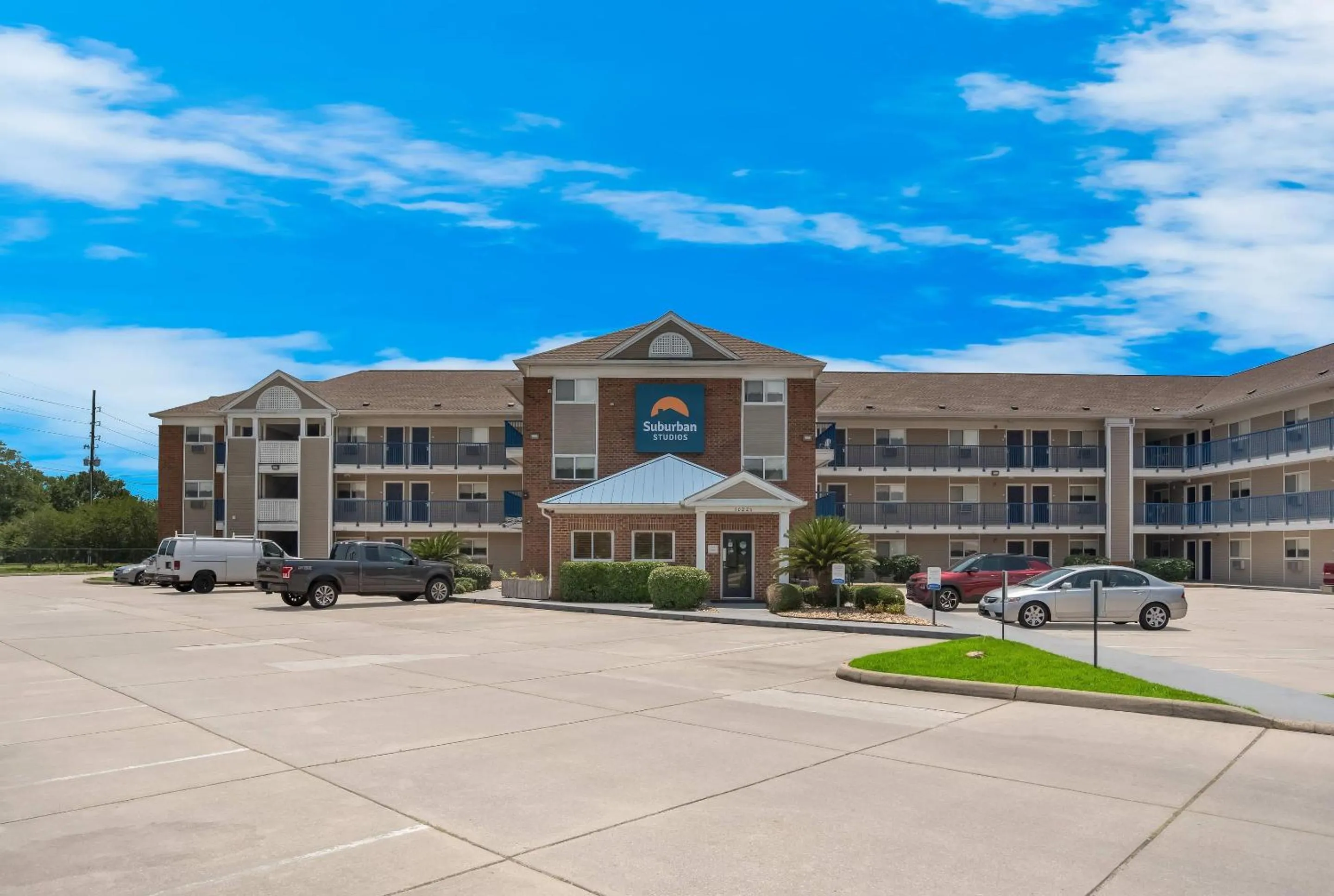 Property building in Suburban Studios Biloxi North Area